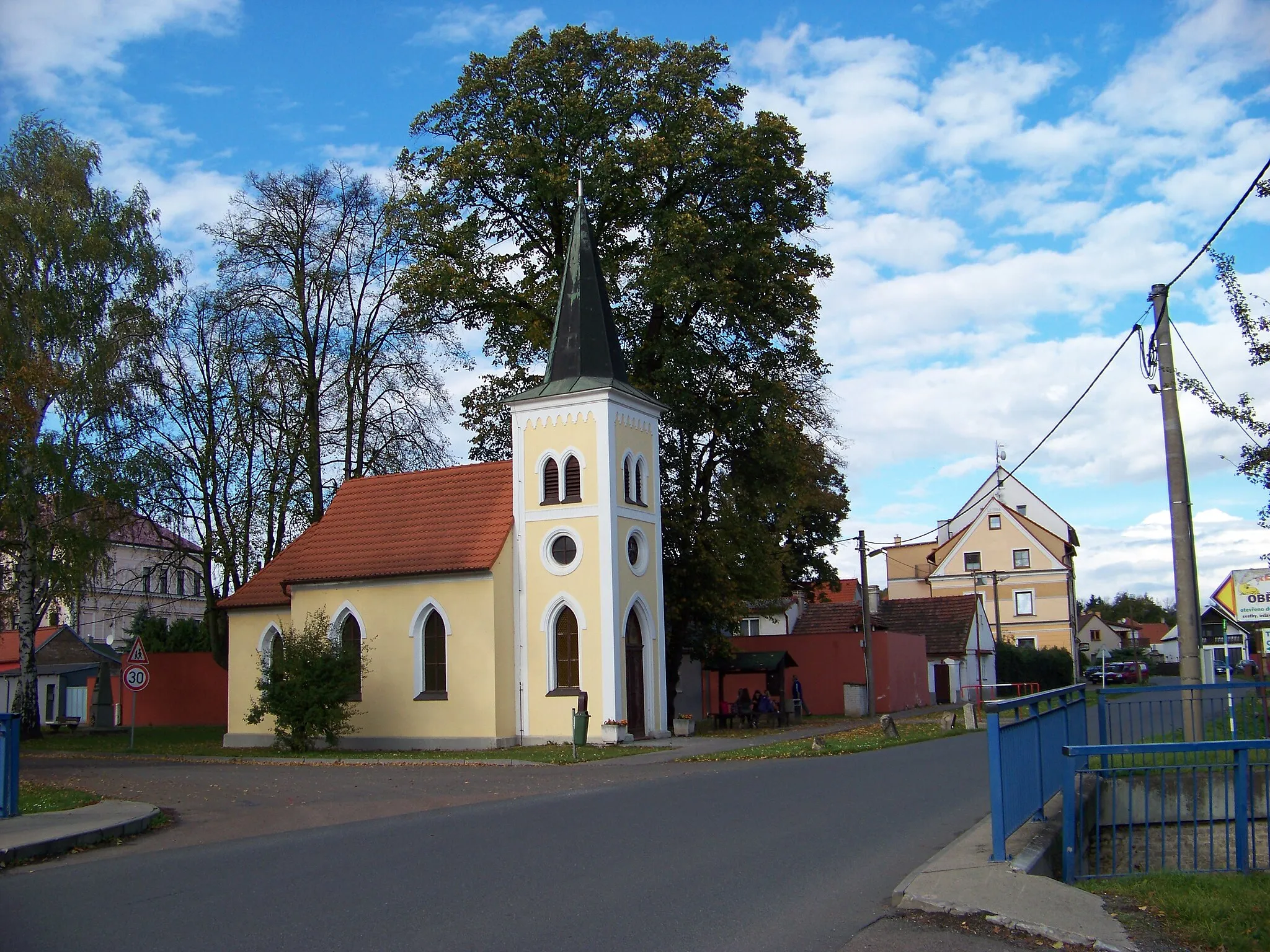 Photo showing: Nučice, Prague-West District, Central Bohemian Region, Czech Republic. Pražská street, Saint Procopius chapel.