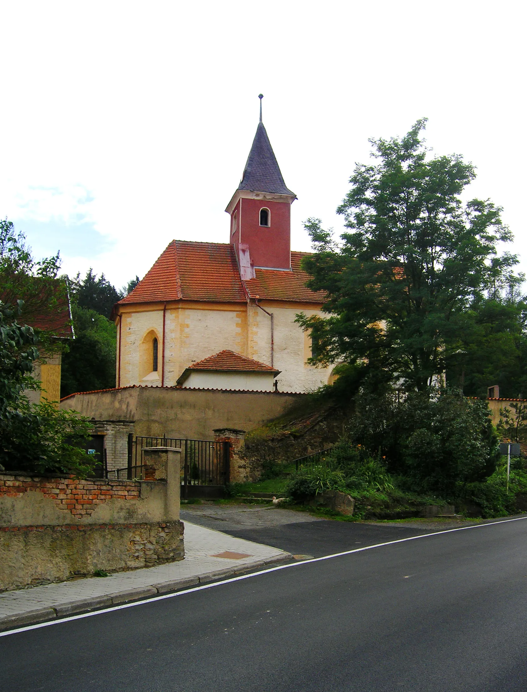 Photo showing: Saint Giles church in Libeř, Prague-West District, Czech Republic