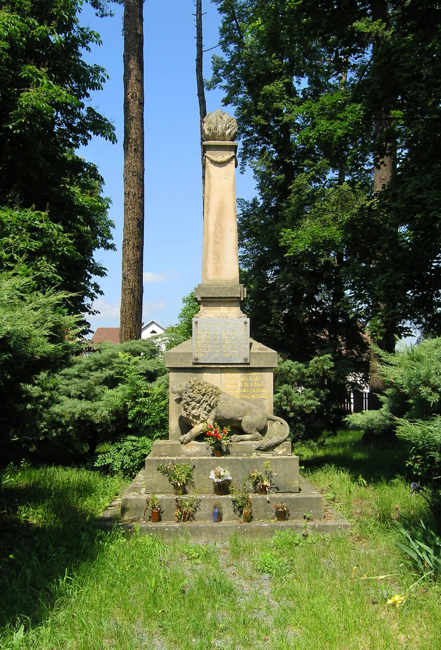 Photo showing: World War I memorial in Dolní Břežany, Czech Republic