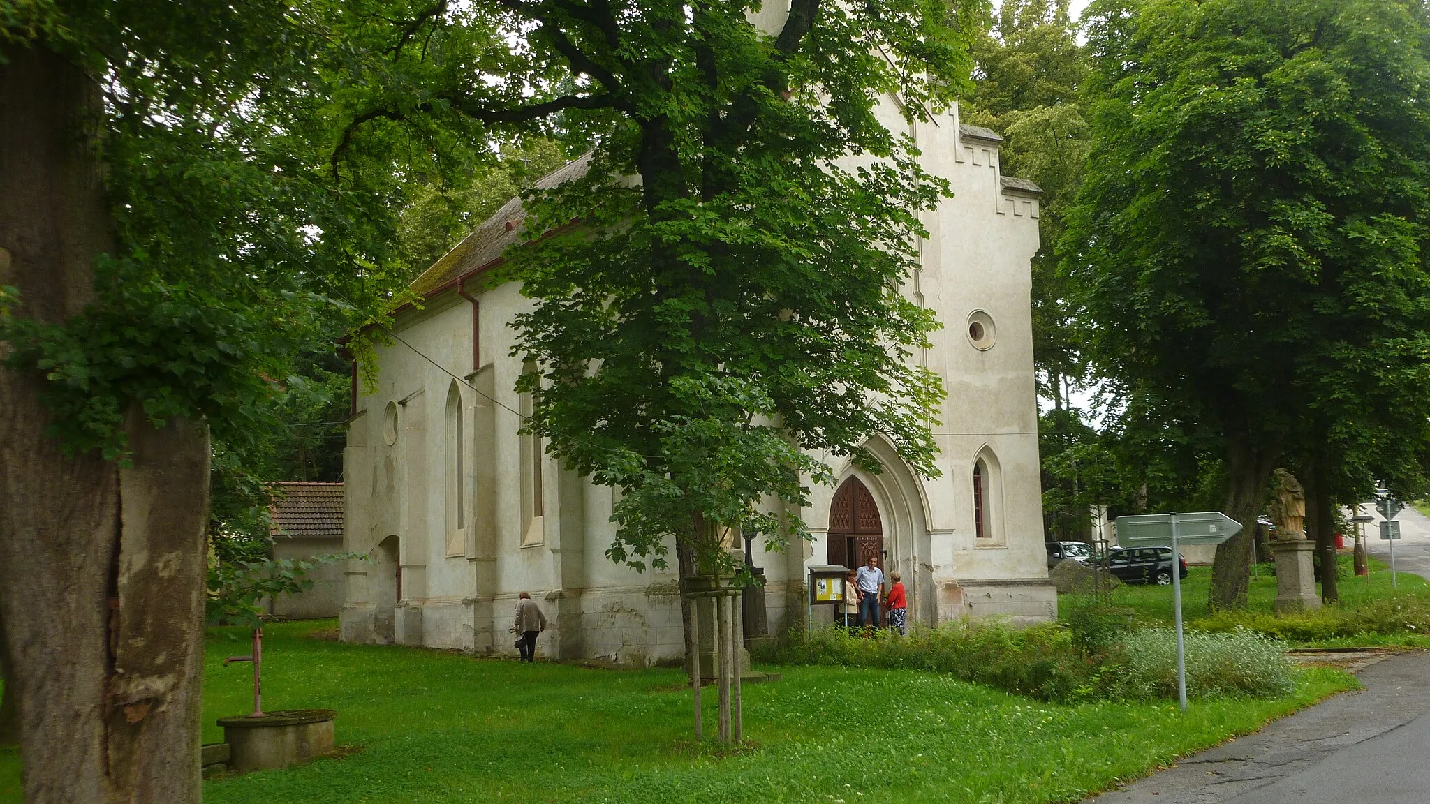 Photo showing: Church of Saint Charles Borromeo in the village of Zalužany, Central Bohemian Region, Czech Republic.