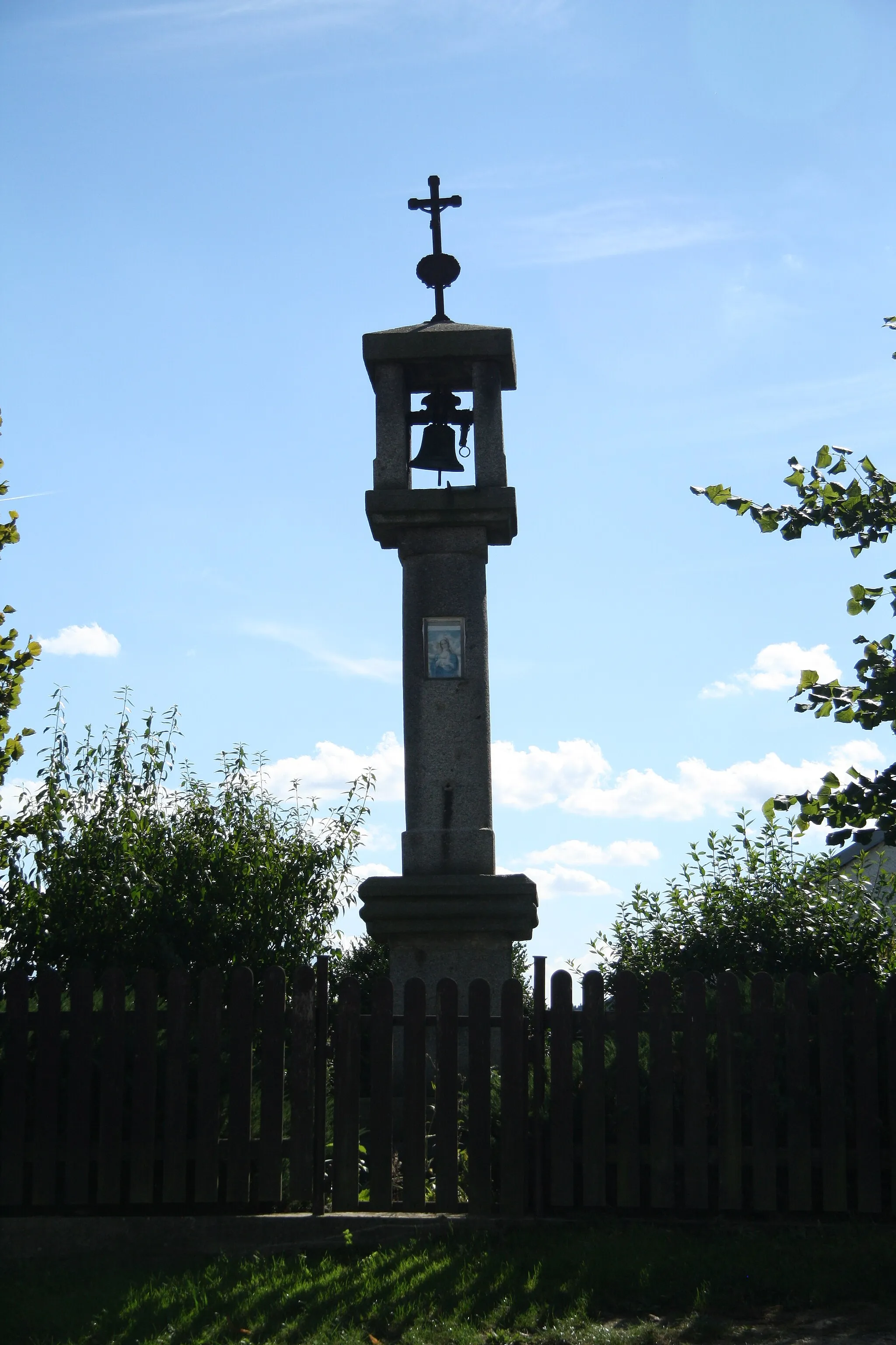 Photo showing: Bell tower in Prosenická Lhota, Příbram District.