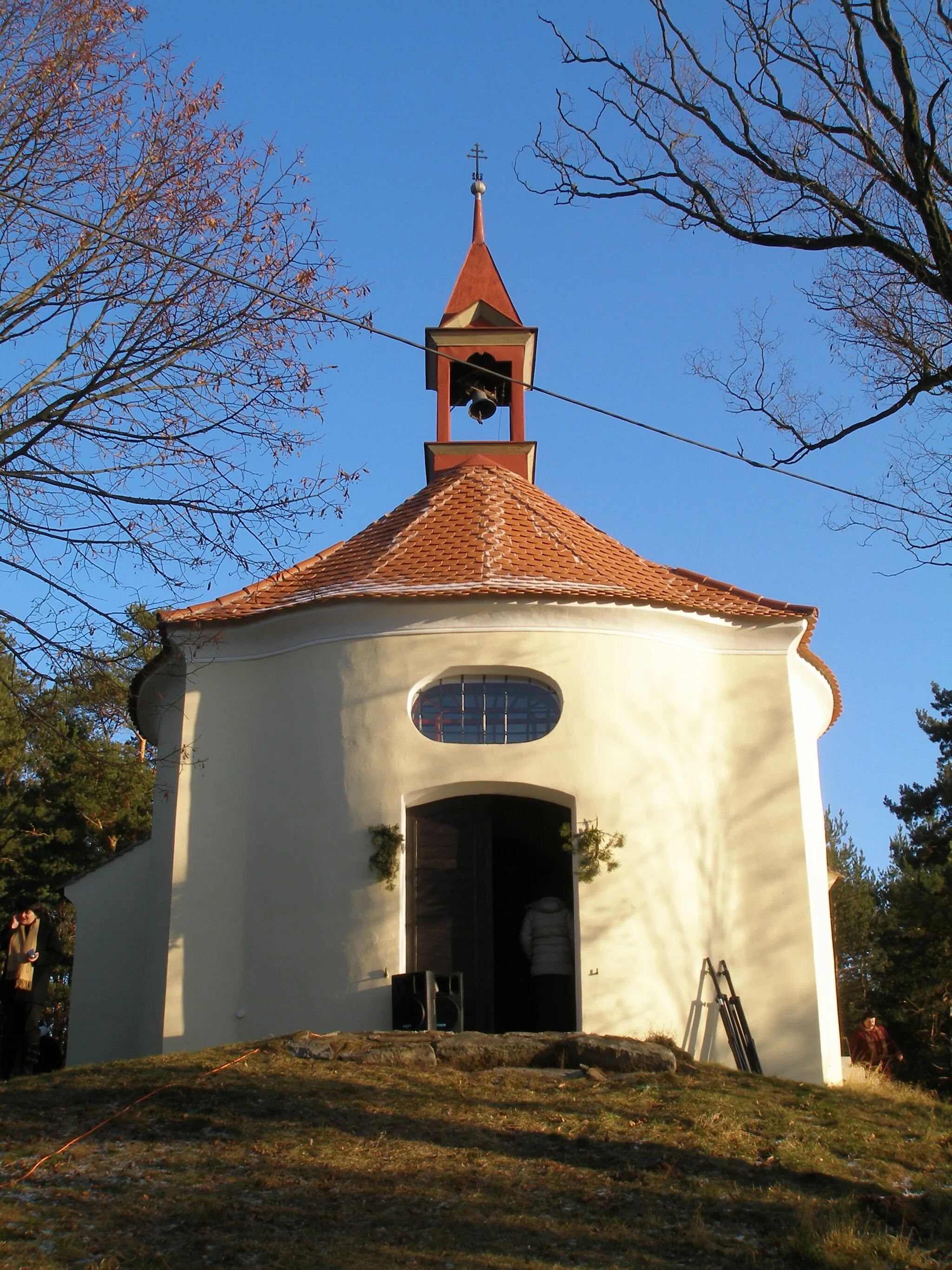Photo showing: Libčice (part of the town Nový Knín) - St. John and Paul chapel