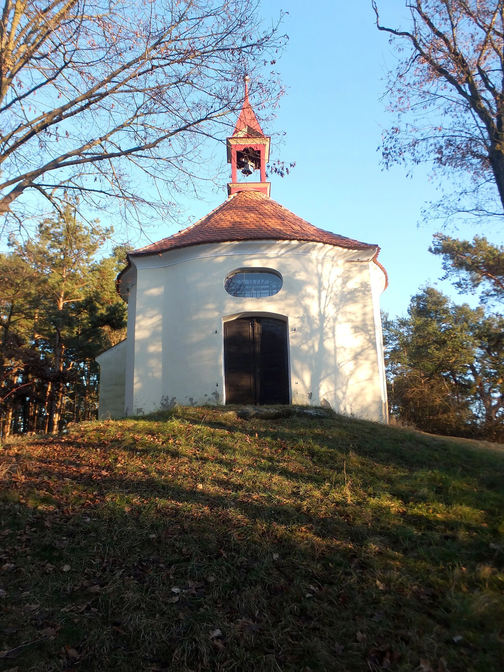 Photo showing: Chapel of Saints John and Paul in Libčice