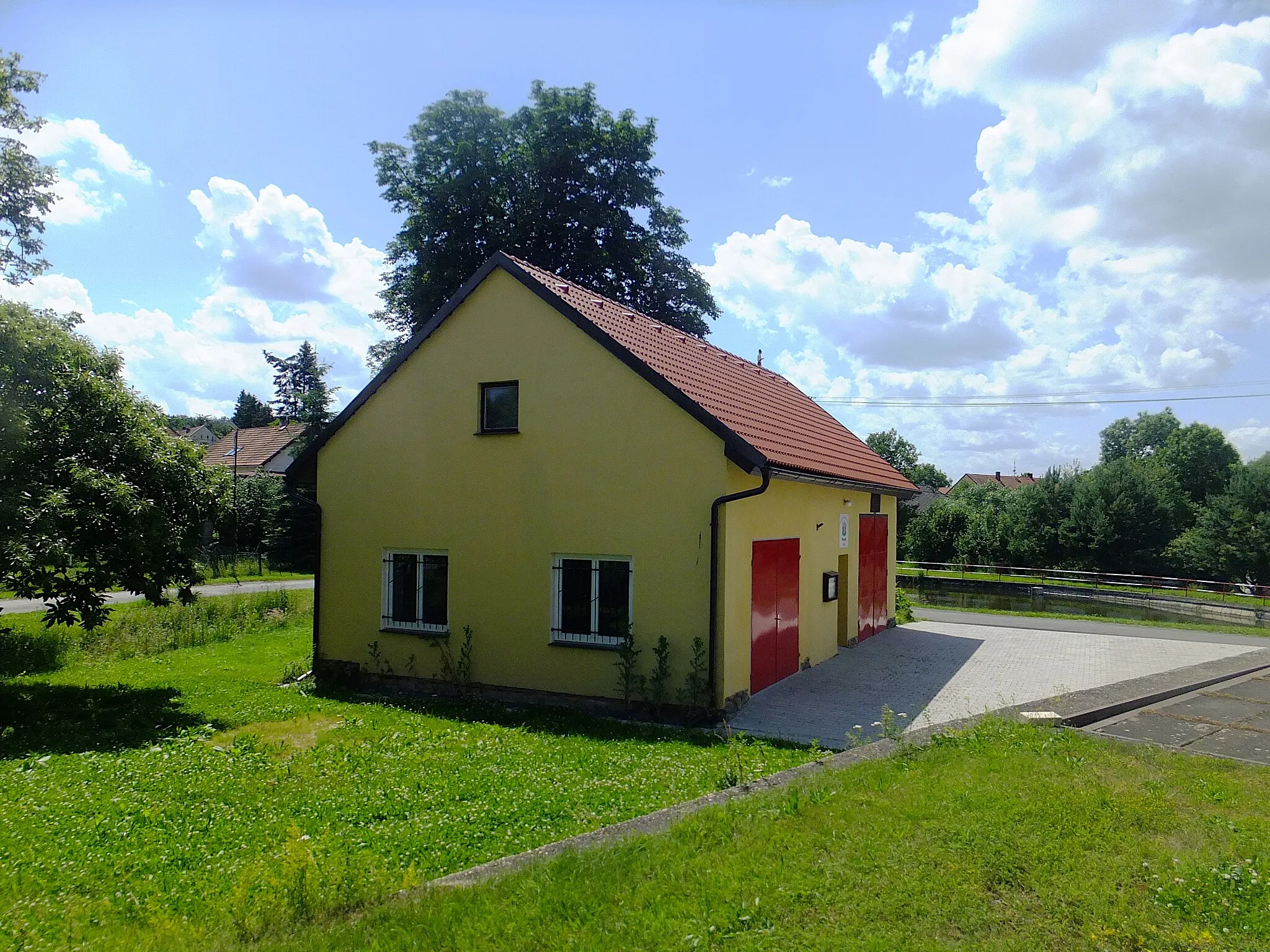 Photo showing: Fire station in Krámy