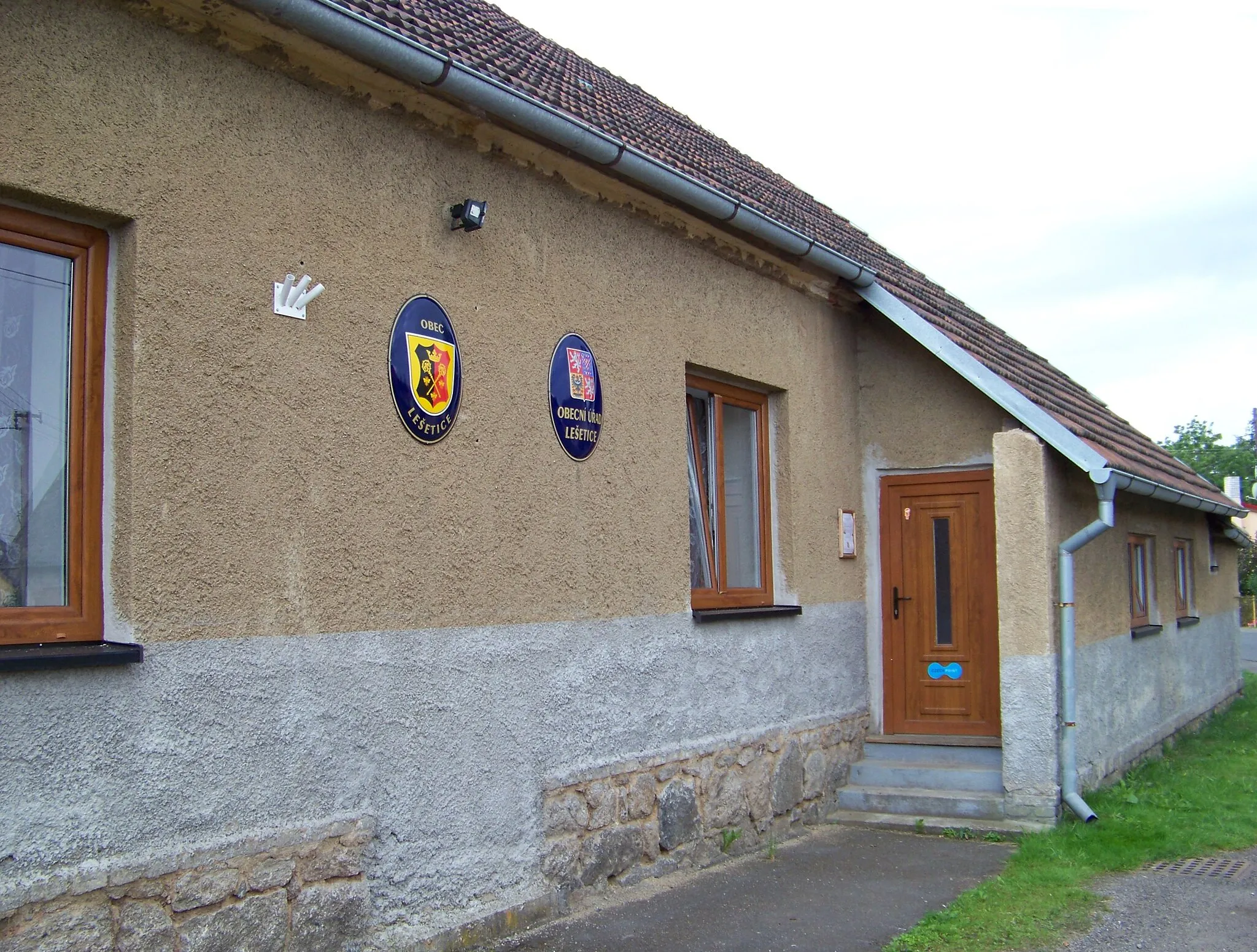 Photo showing: Lešetice, Příbram District, Central Bohemian Region, the Czech Republic. A municipal office.