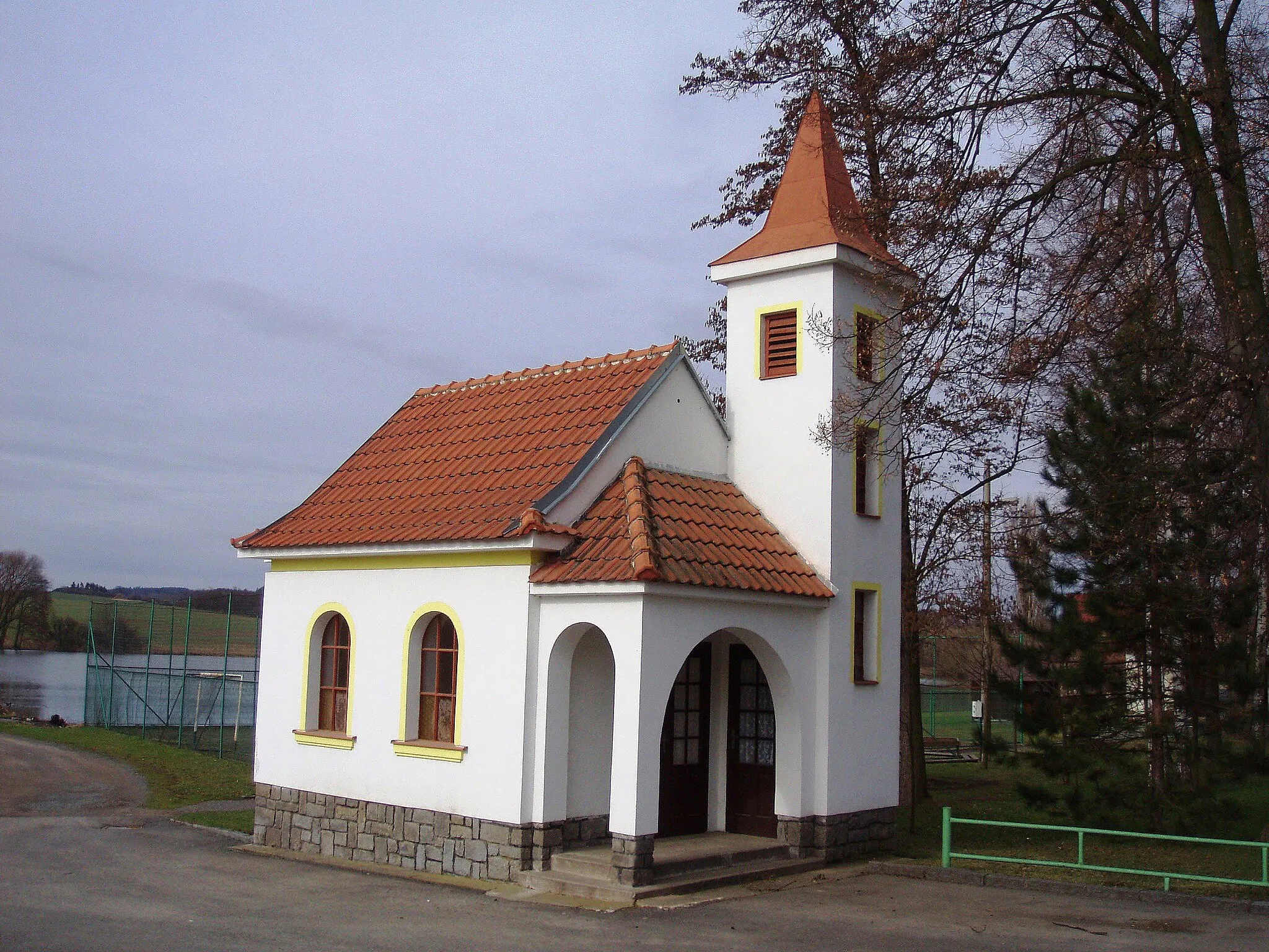Photo showing: Kotenčice - kaple