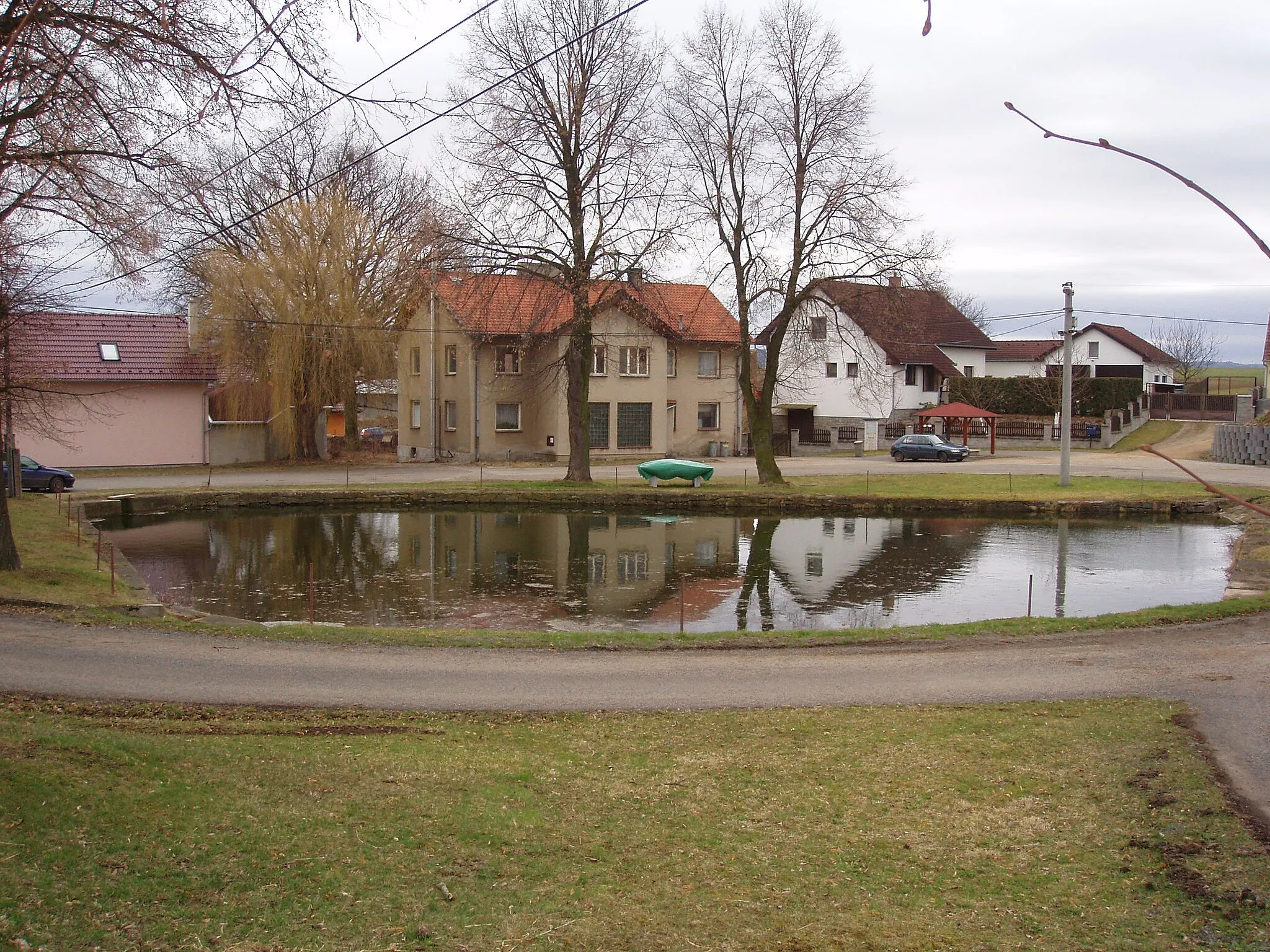 Photo showing: Náves v obci Druhlice