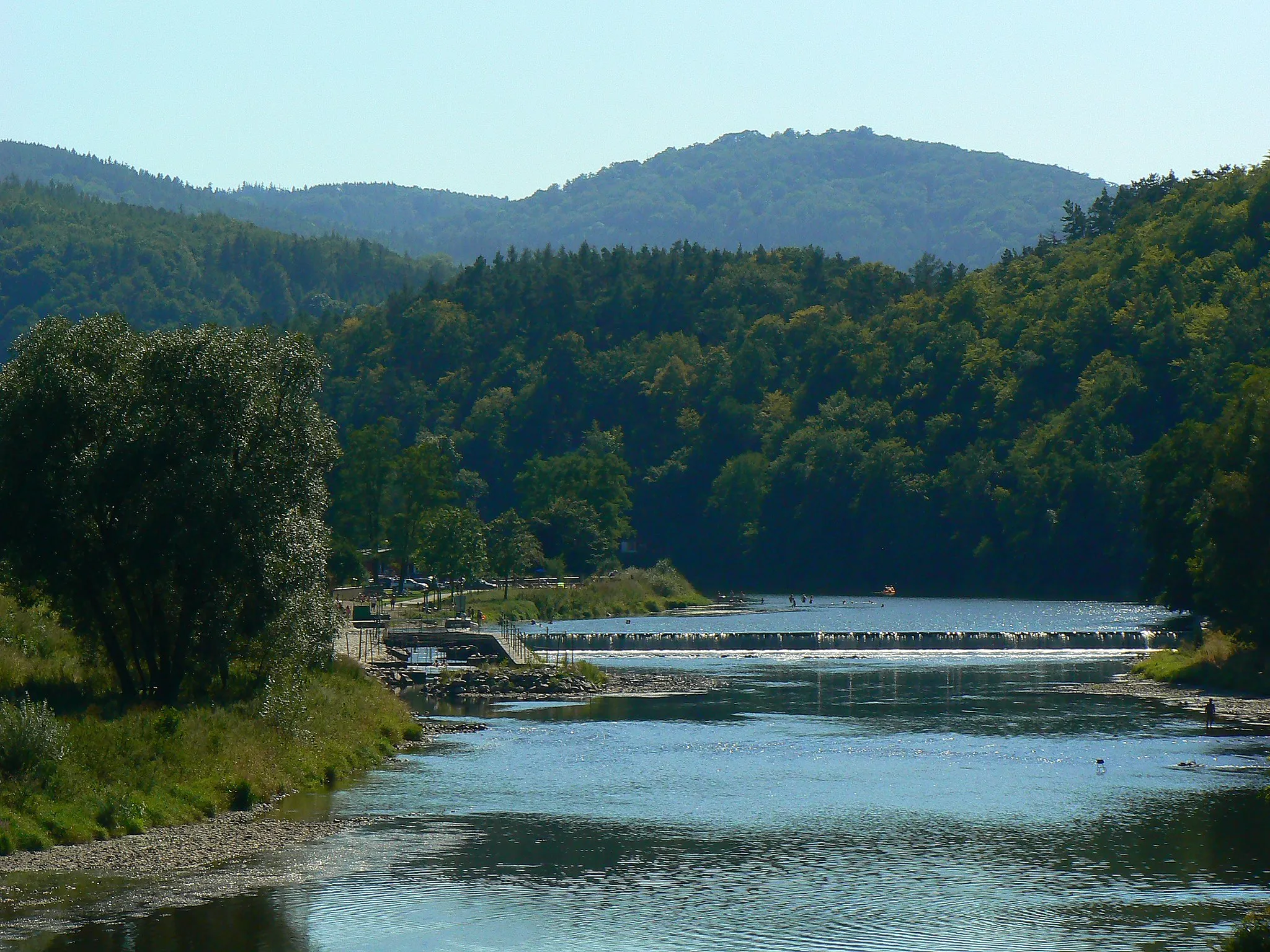 Photo showing: Roztoky - a weir on the Berounka river, CZ