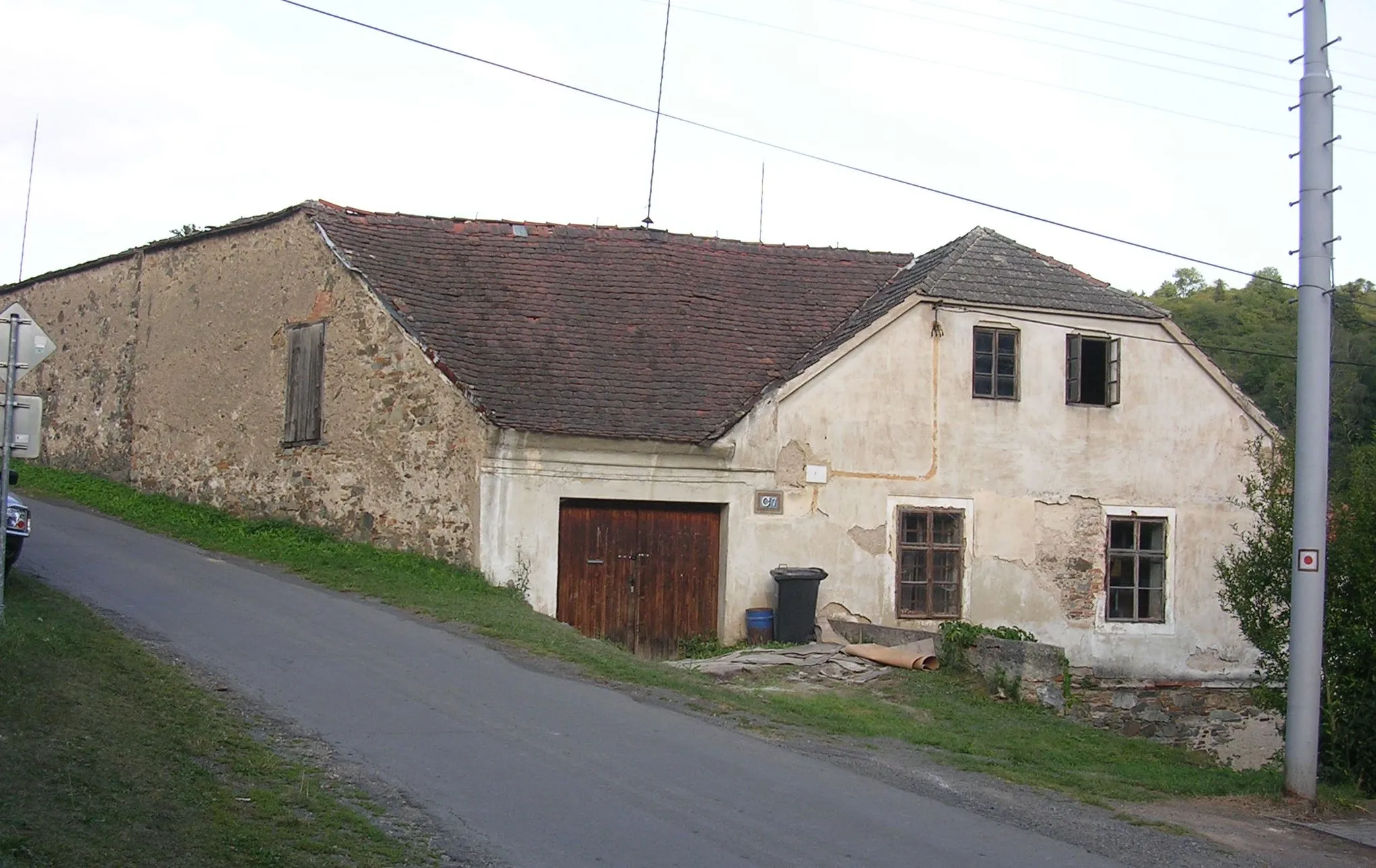 Photo showing: Pustověty, Rakovník District, Central Bohemian Region, the Czech Republic. The house No 7.