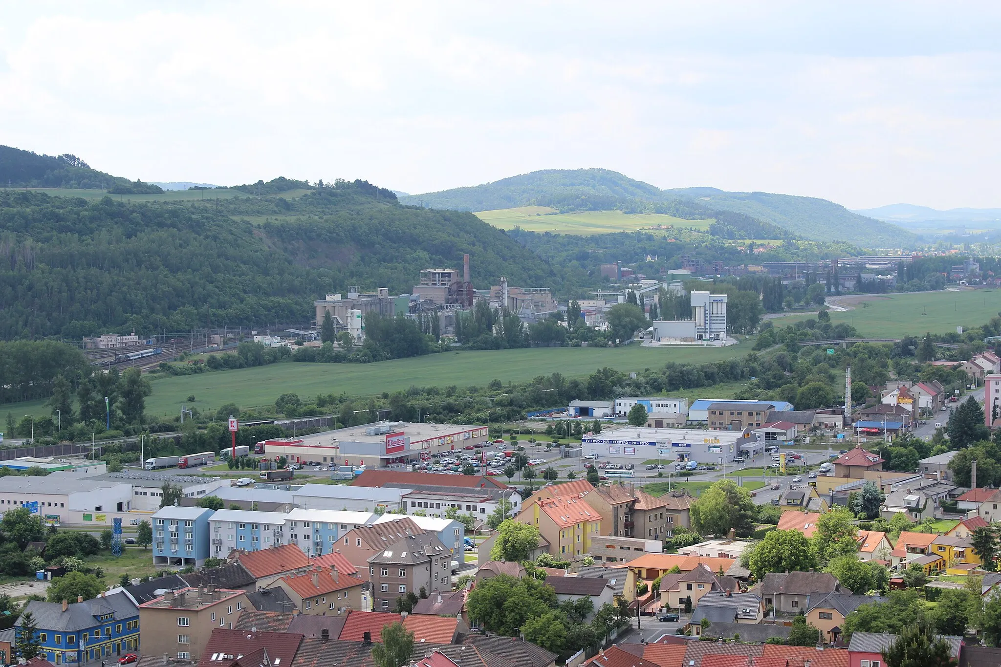 Photo showing: Views from lookout tower Městská hora in Beroun, Views of Beroun