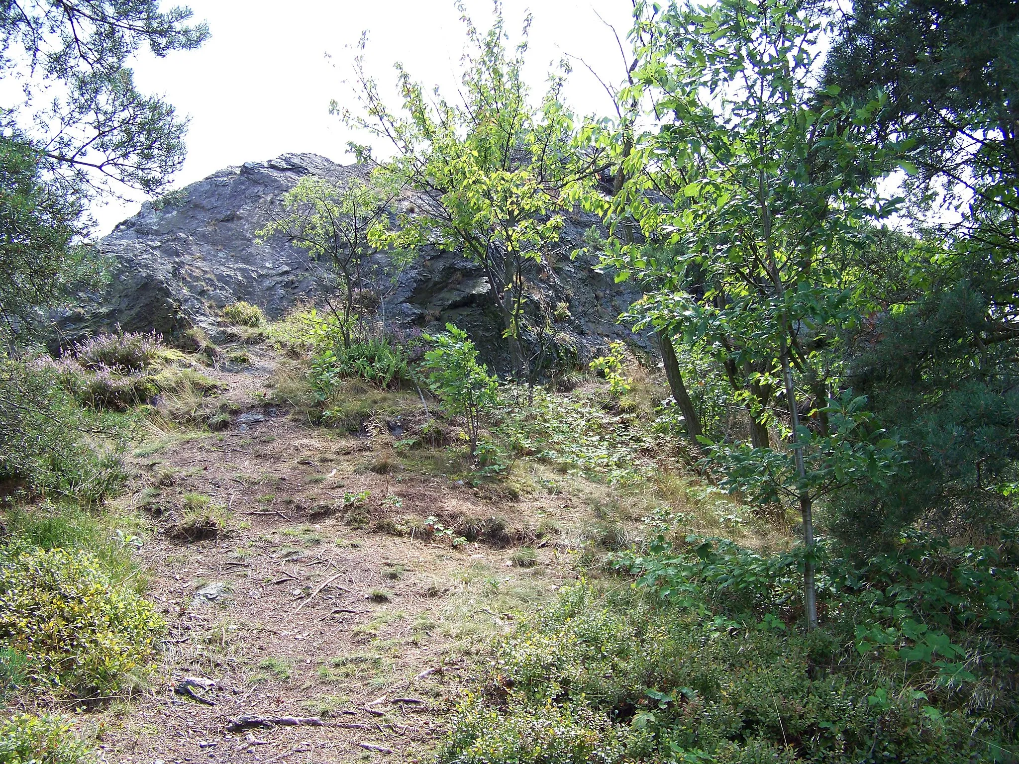 Photo showing: Svatá, Beroun District, Central Bohemian Region, the Czech Republic. Svatá Rock.