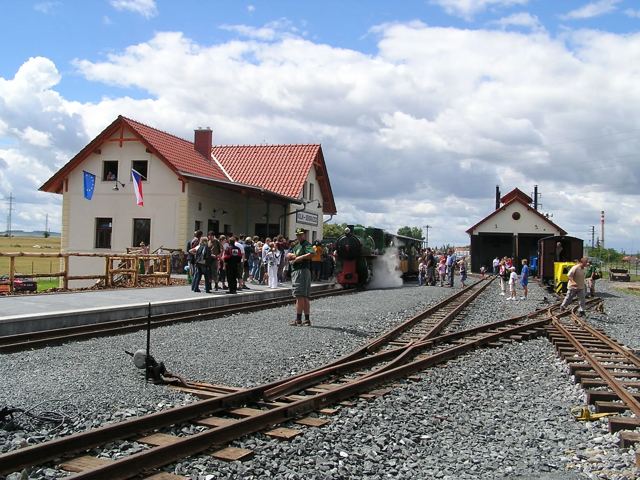 Photo showing: Zahájení provozu na kolínské řepařské drážce