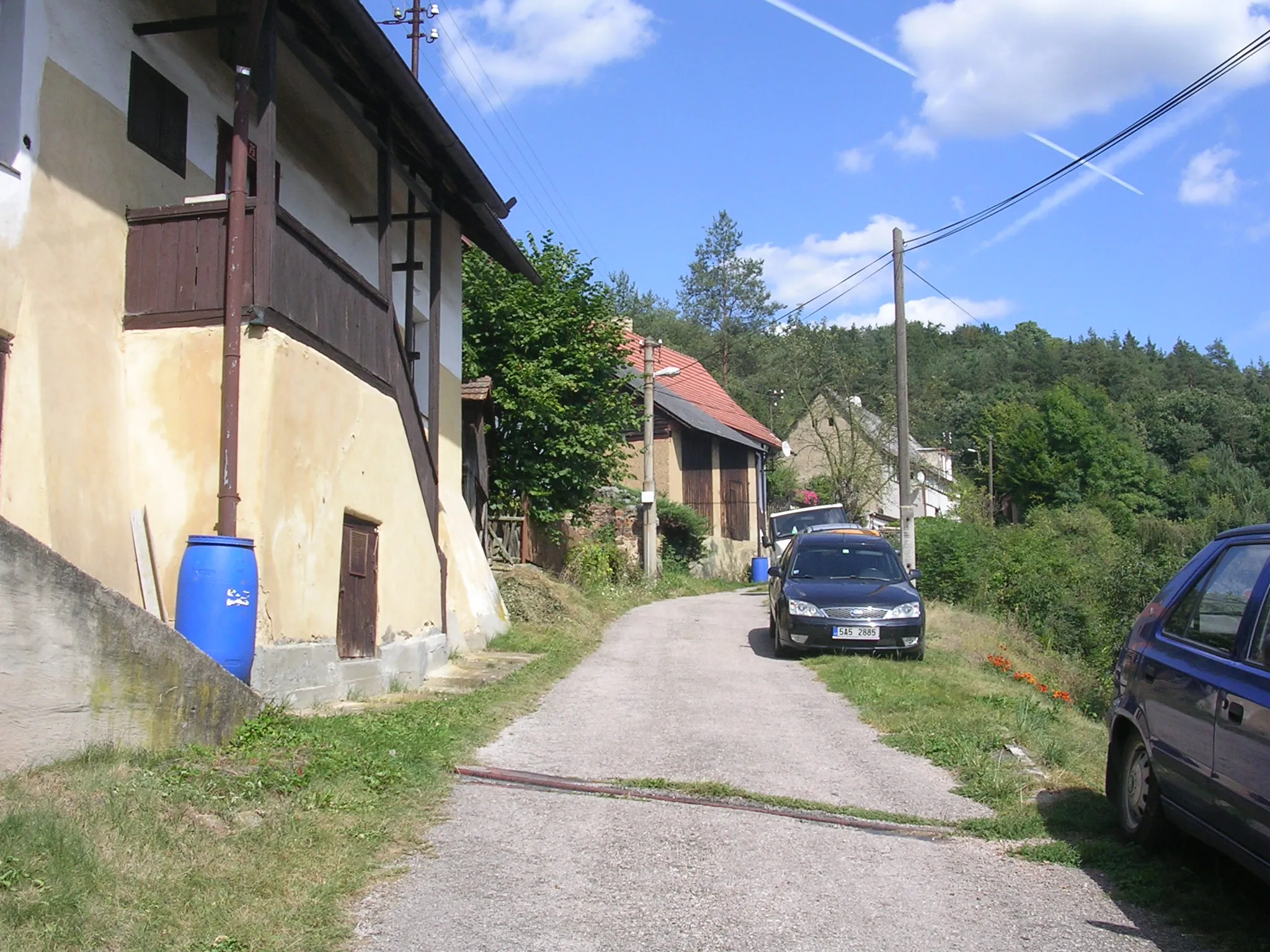 Photo showing: Broumy-Luh, Beroun District, Central Bohemian Region, the Czech Republic. V Luhu Street.