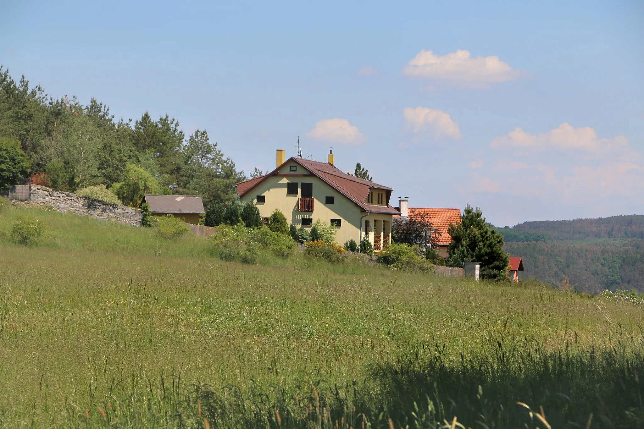 Photo showing: Vestec, part of Hřiměždice, Czech Republic.