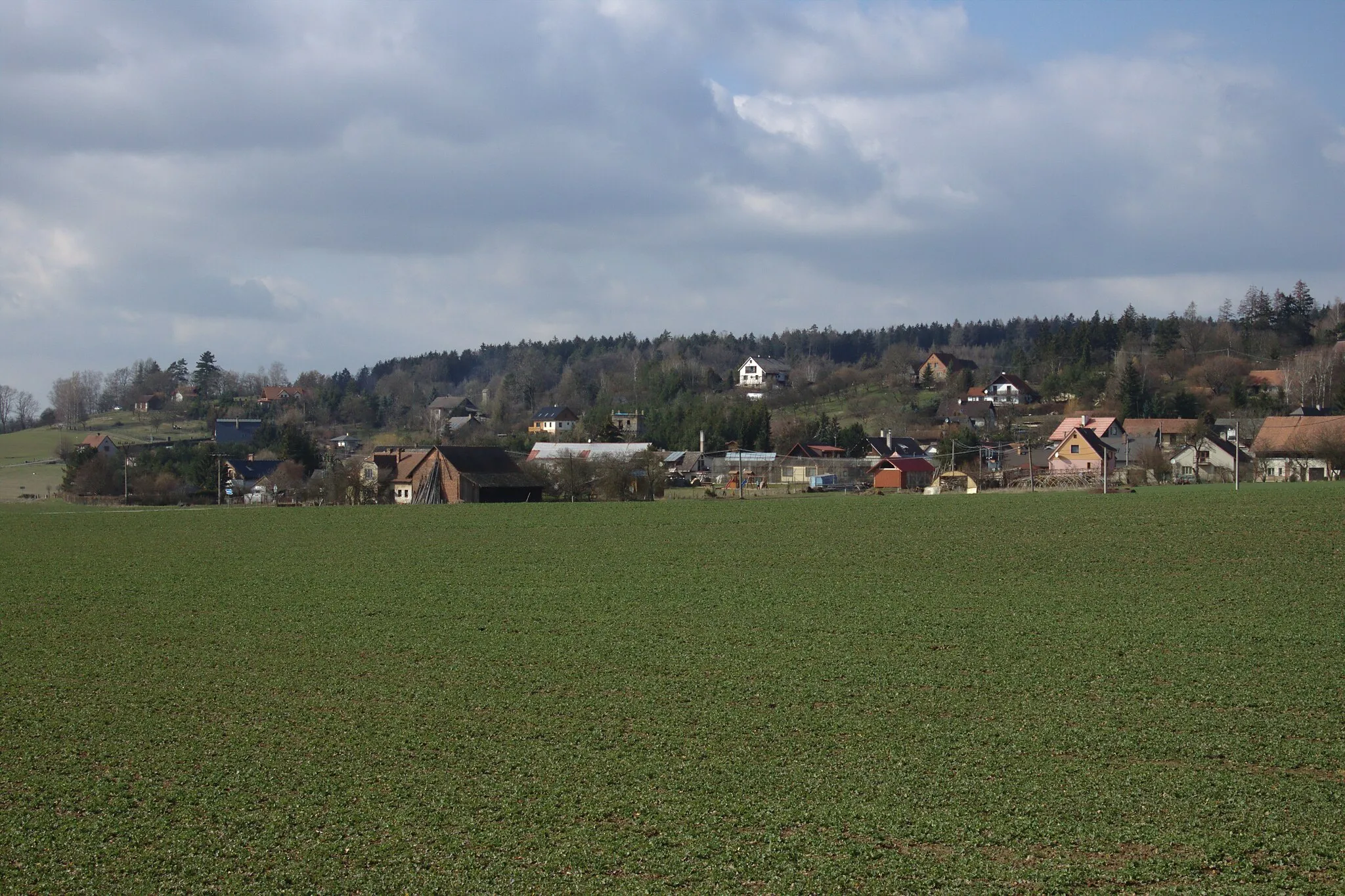 Photo showing: View of the Zámostí-Blata village near Maršov, Hradec Králové Region, CZ