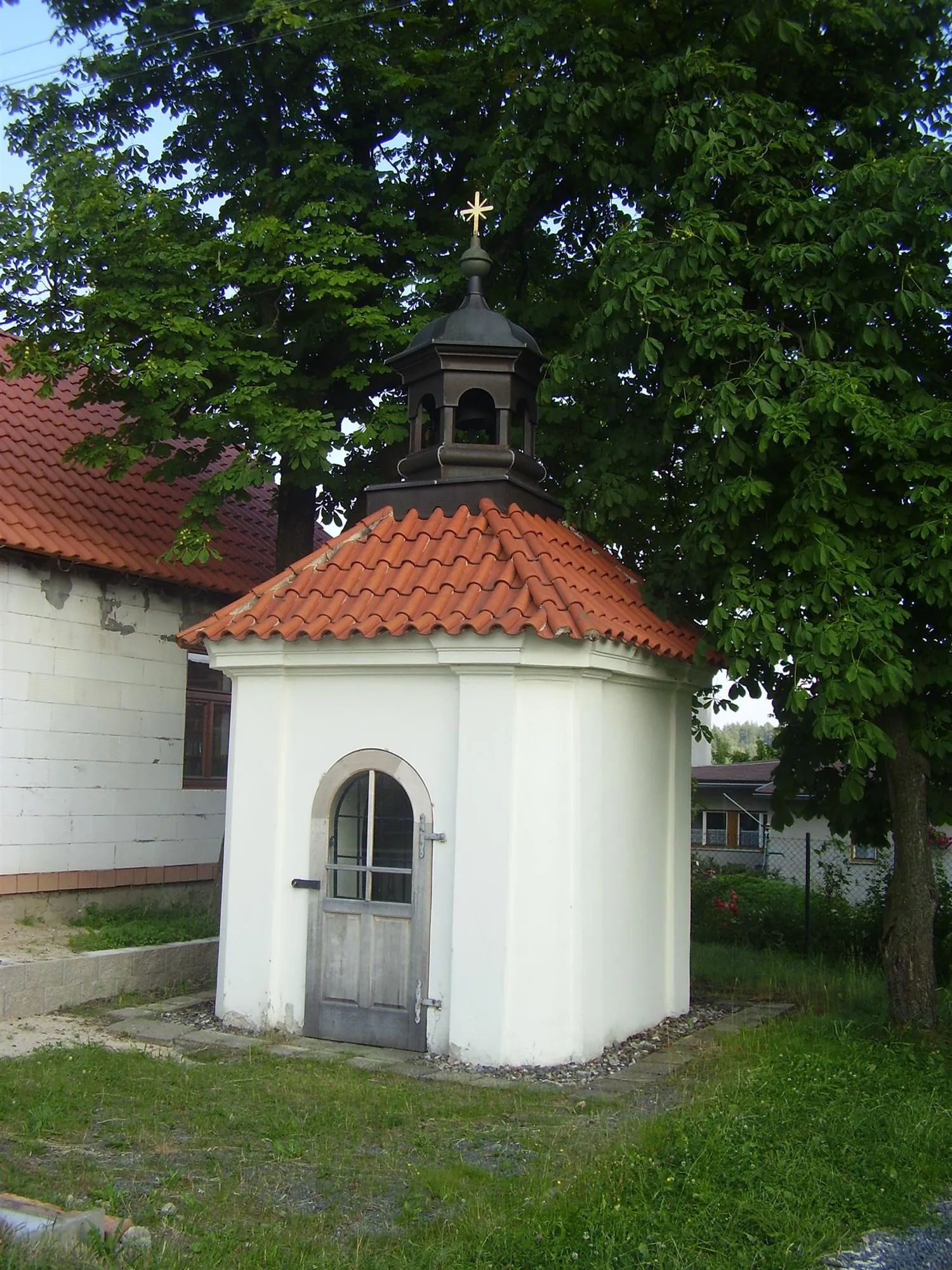 Photo showing: Chapel in Stříbrná Lhota near Mníšek pod Brdy