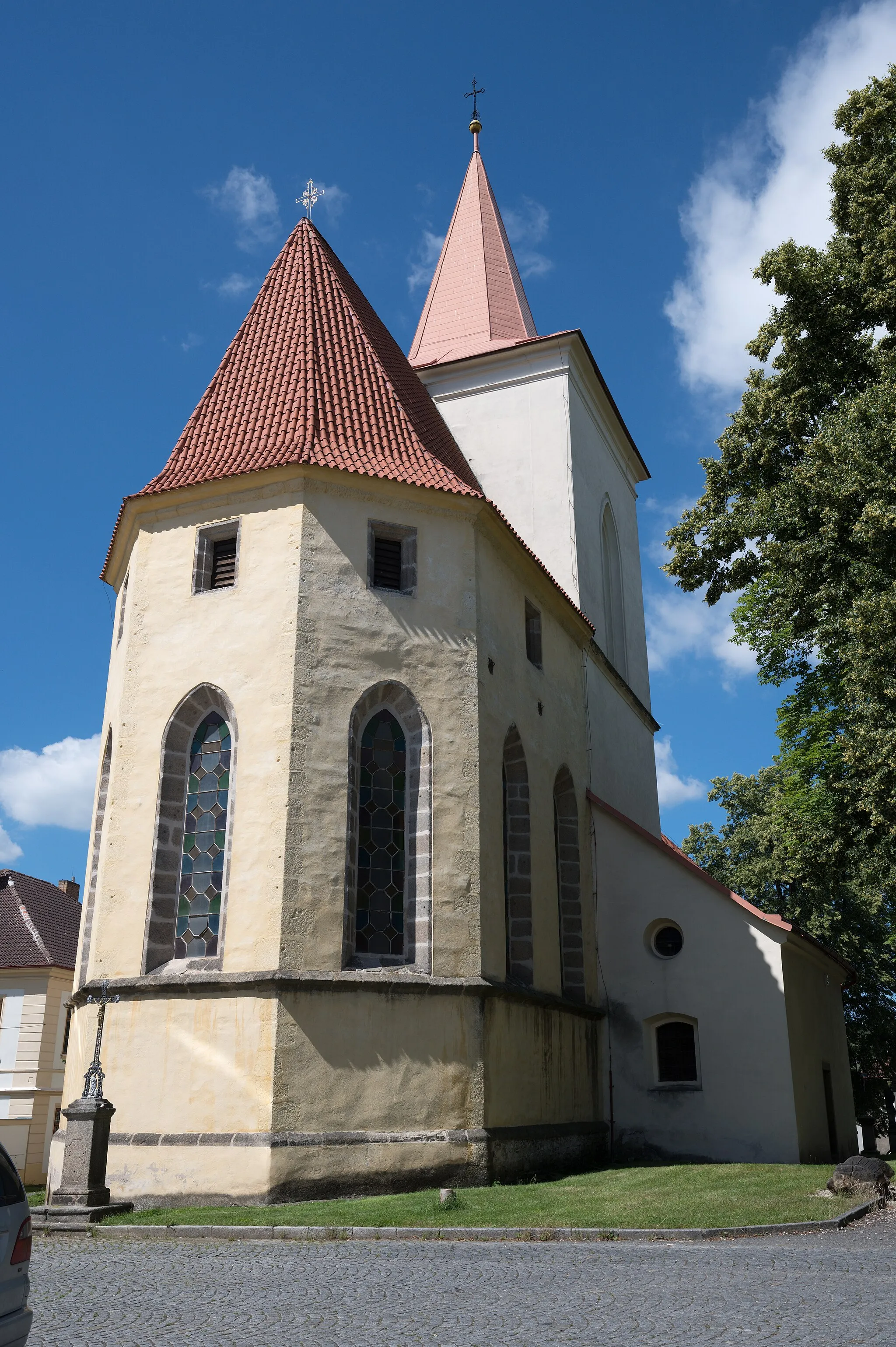 Photo showing: Saint Adalbert of Prague Church, view from the northeast. Jílové u Prahy.