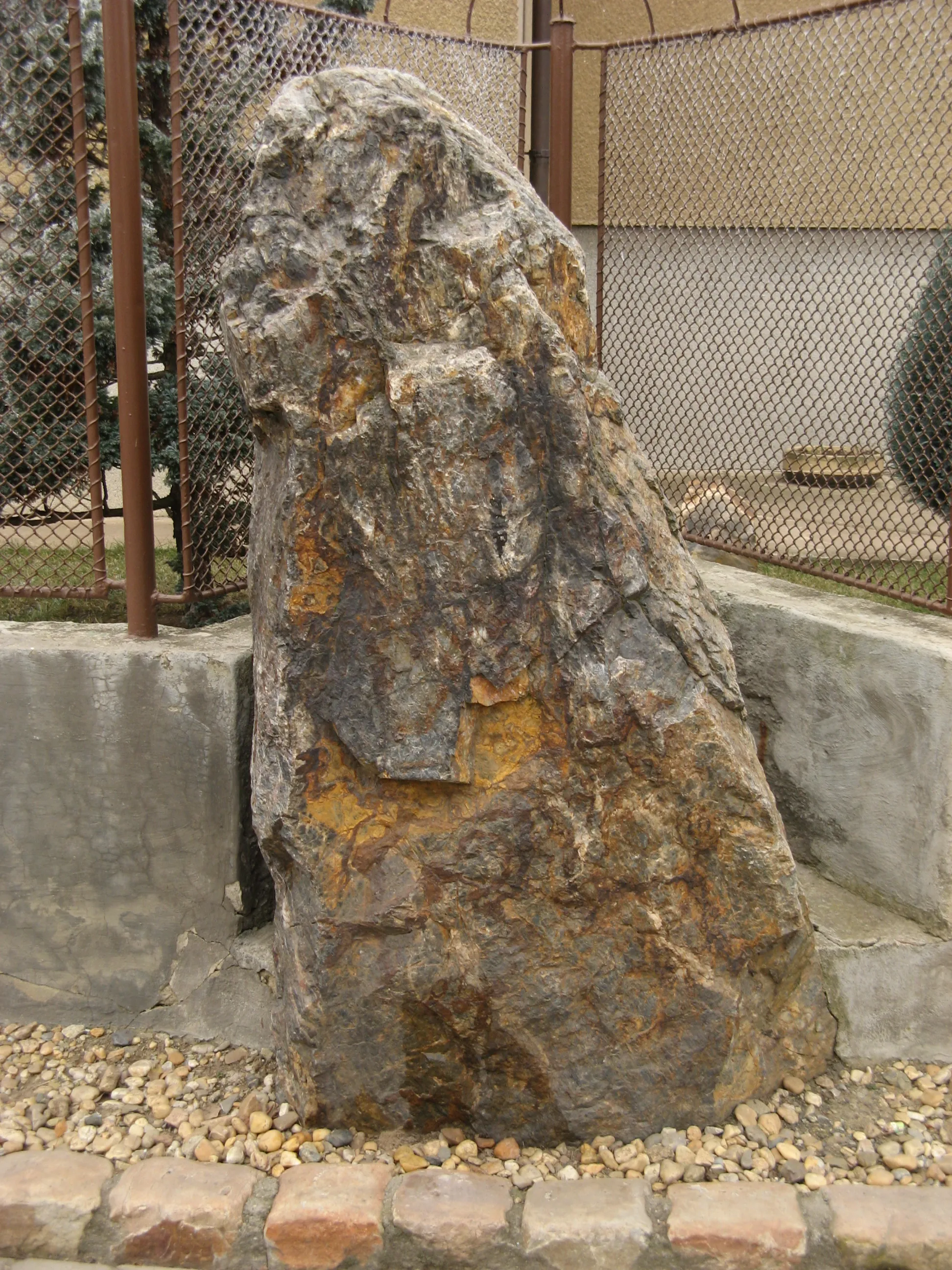 Photo showing: Menhir Stony Boy in Prague Dolní Chabry