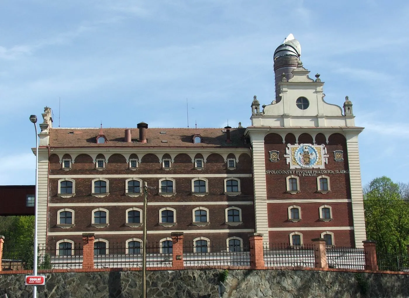 Photo showing: Braník Brewery in Prague, unfortunately no longer used as brewery