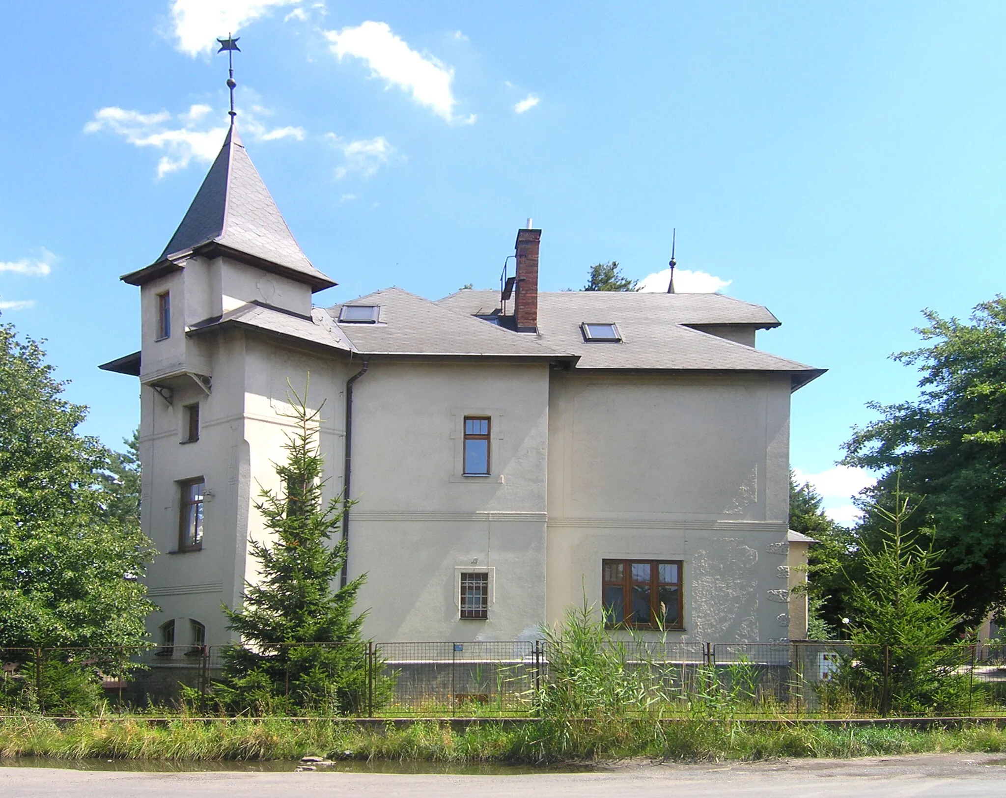 Photo showing: Villa at Ratbořská street at Újezd nad Lesy, Prague