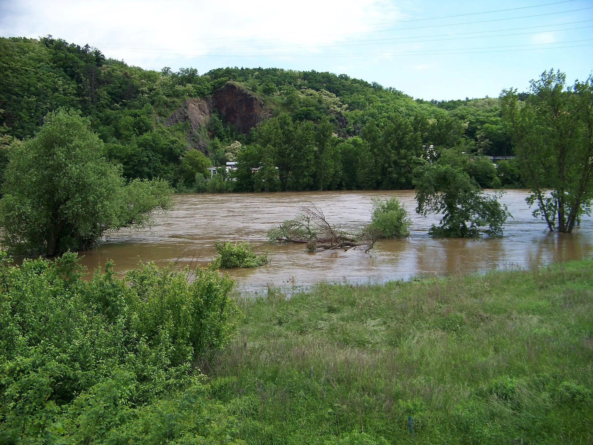 Photo showing: Libčice nad Vltavou-Letky, Prague-West District and Husinec-Řež and Větrušice, Prague-East District, Central Bohemian Region, the Czech Republic. Vltava flood, seen from the train.