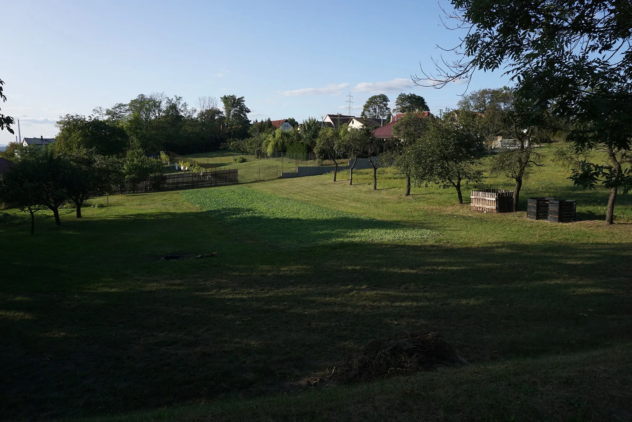 Photo showing: Vehlovice - pohled k zástavbě Na Čihadlech