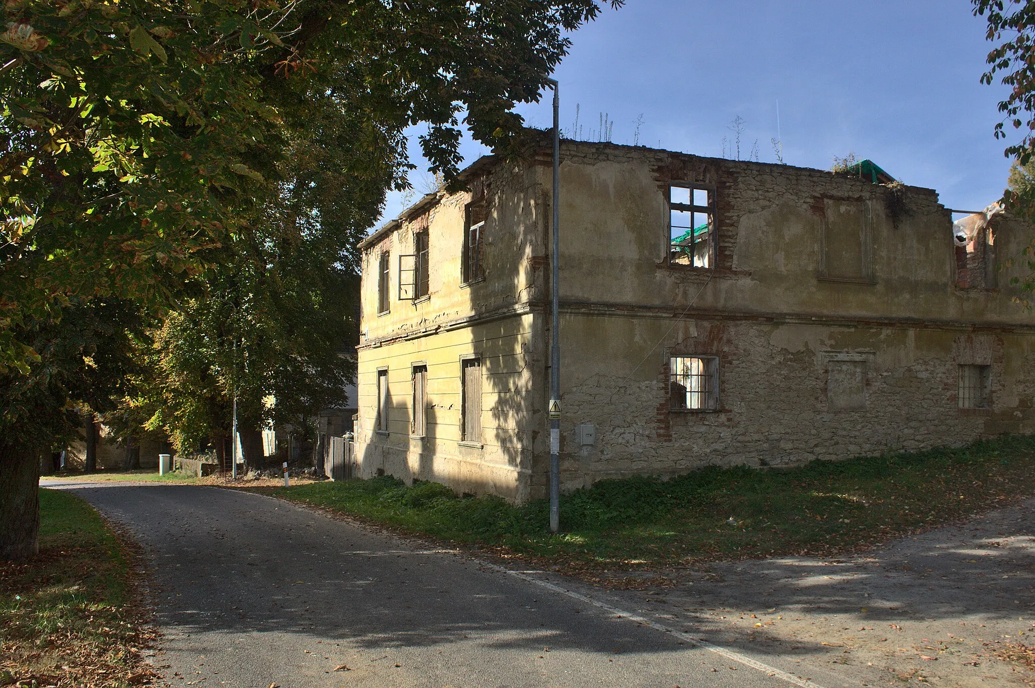 Photo showing: Former parish building in the village of Drchlava, Liberec Region, CZ