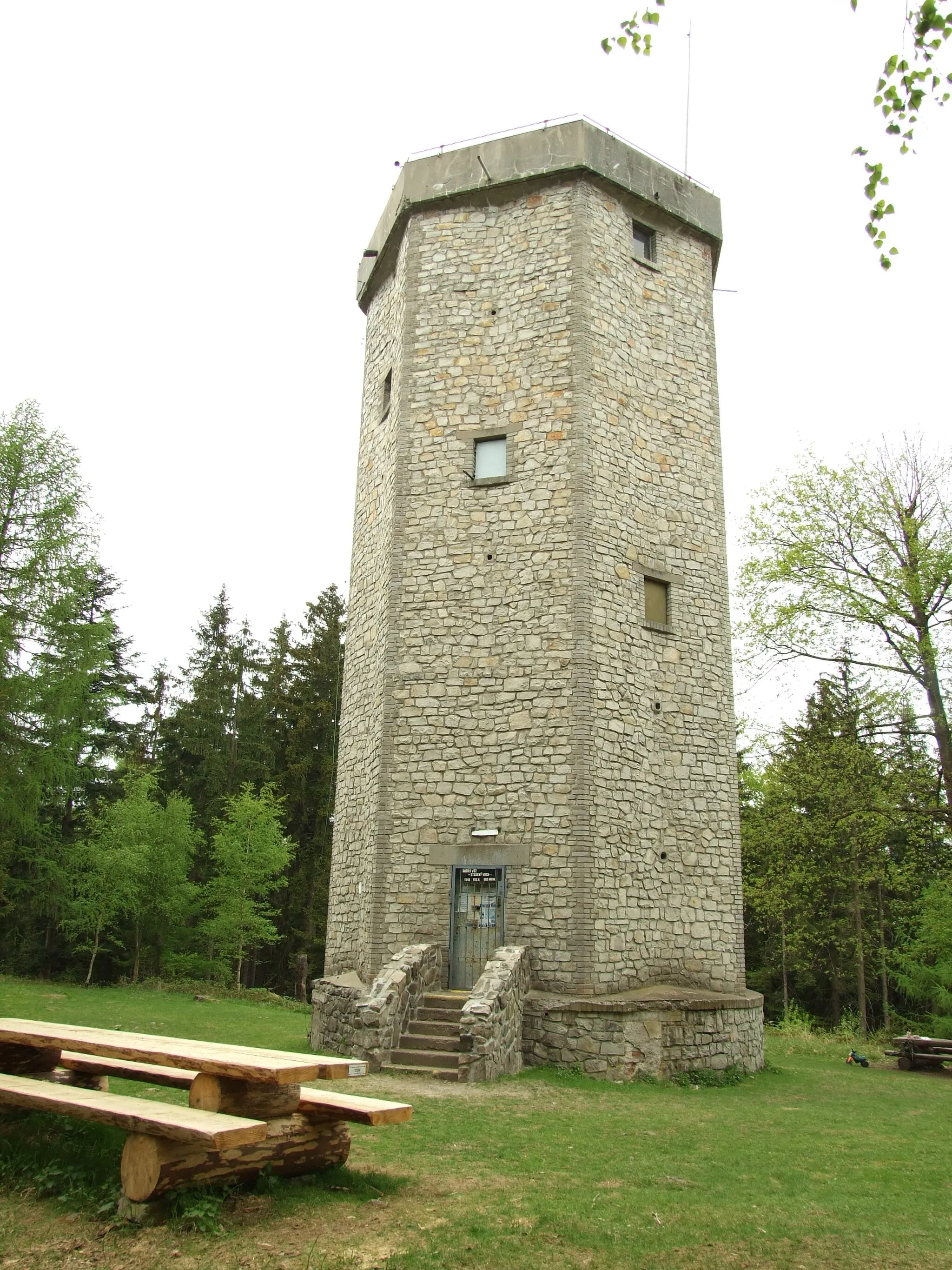 Photo showing: Lookout tower Studený vrch in Brdy in Central Bohemian region, CZ