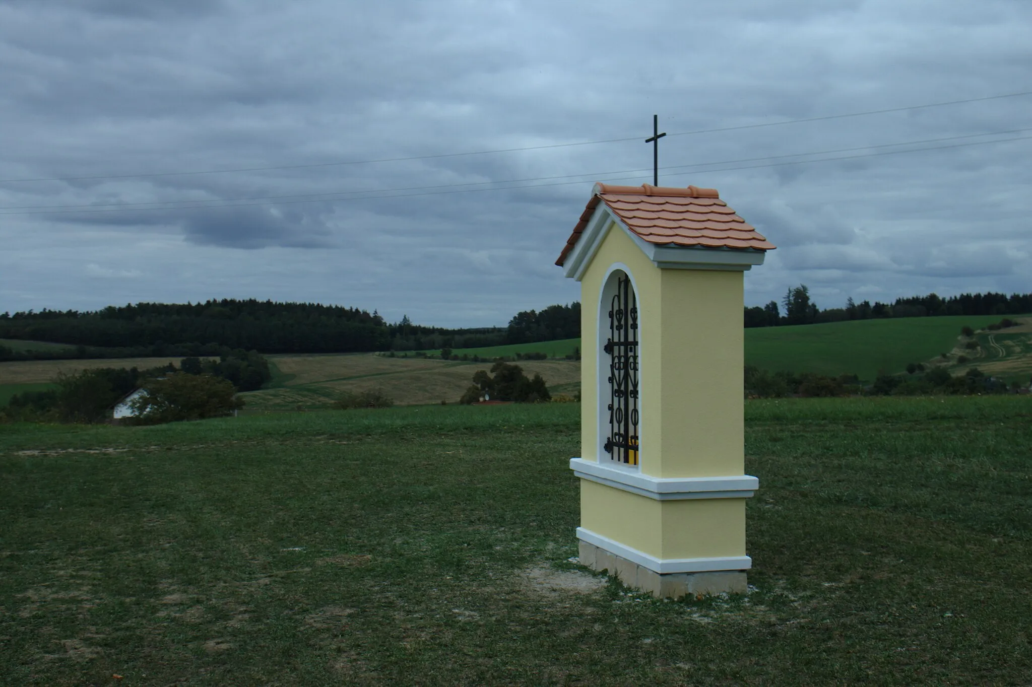 Photo showing: A recently built chapel in the village of Vestec, Central Bohemia, CZ