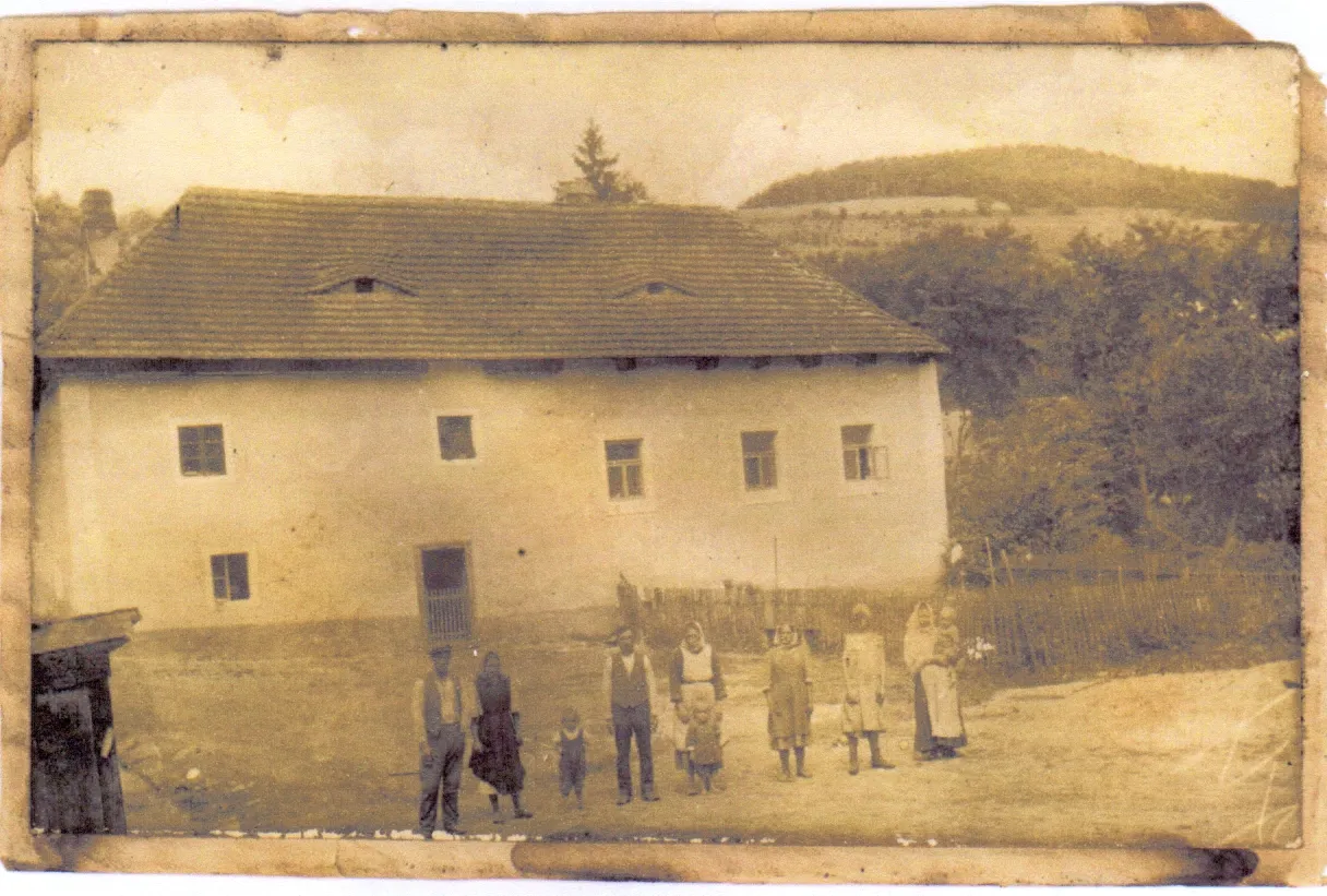 Photo showing: An old picture of a stronghold in Přibyšice, Czech Republic