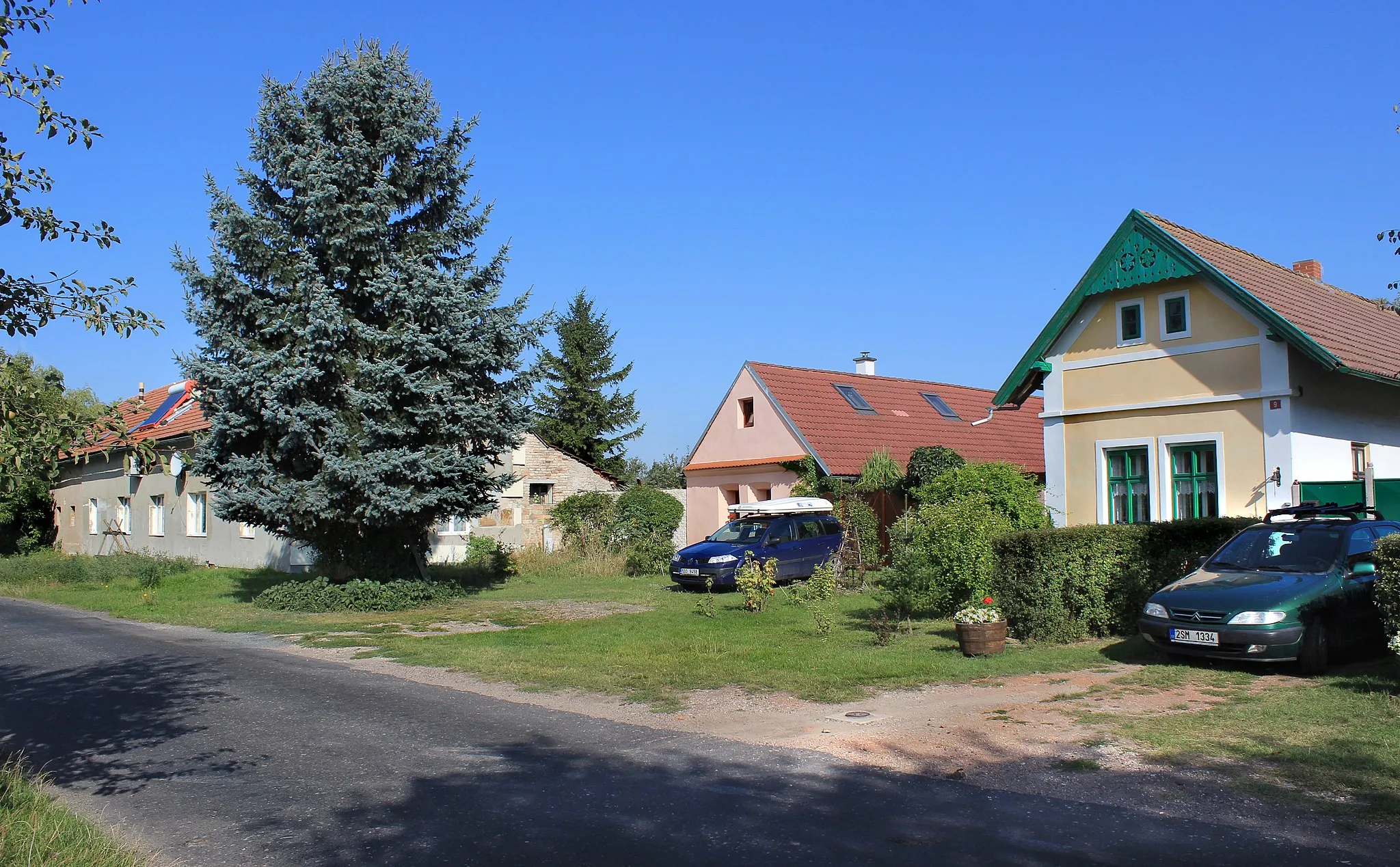 Photo showing: West part of Ostrov, part of Úmyslovice village, Czech Republic.