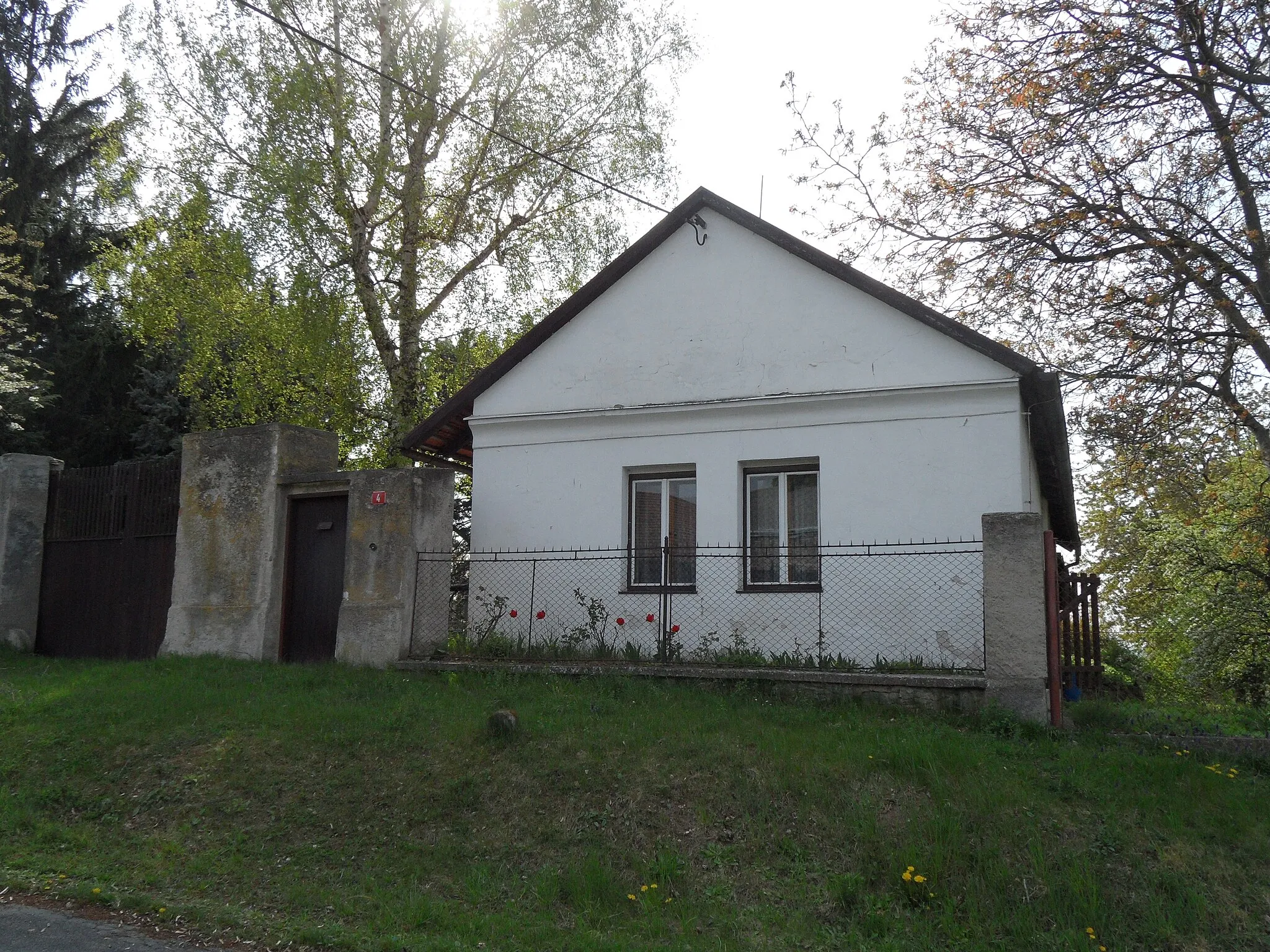 Photo showing: Kamhajek E. Older Family House, Kolín District, the Czech Republic.