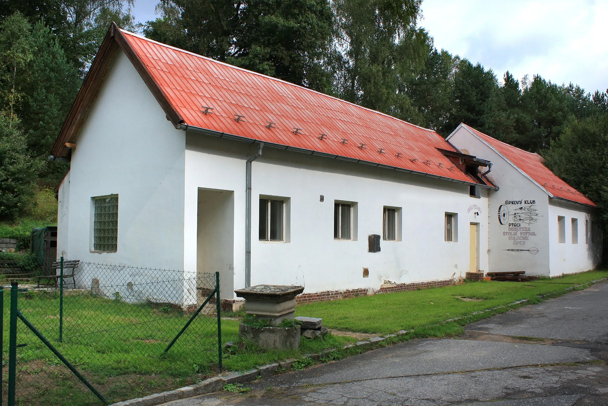 Photo showing: Discotheque in Chotouň, part of Pohoří village, Czech Republic