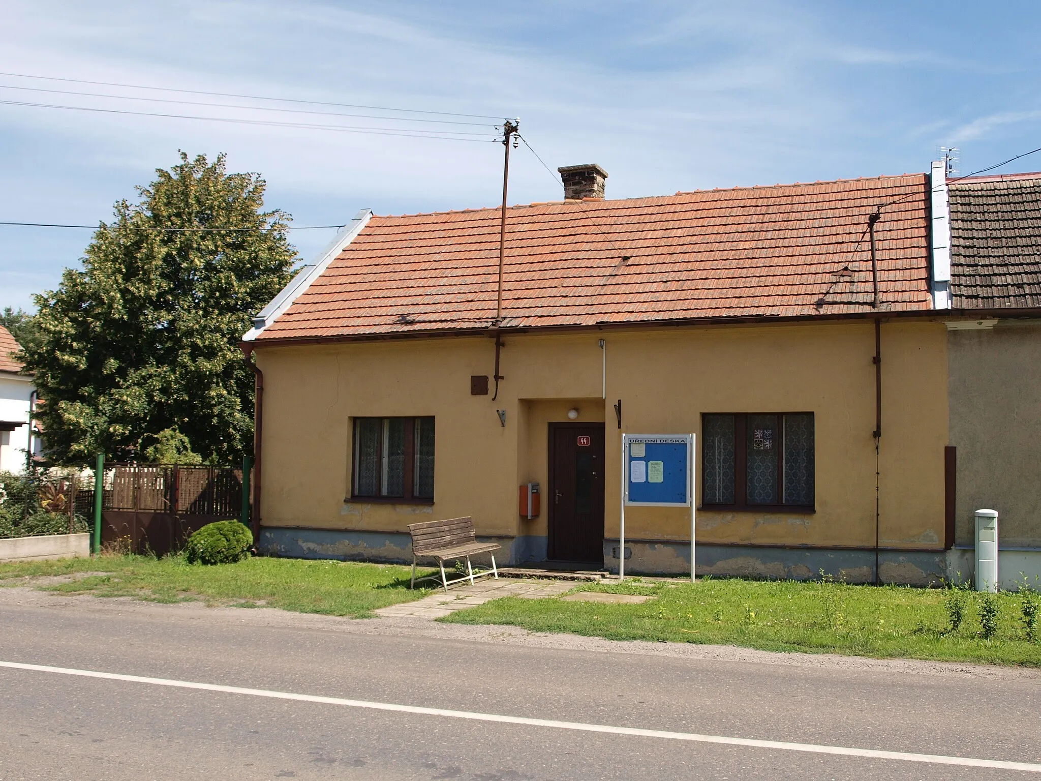 Photo showing: Municipally office, Rašovice (part of Budiměřice), Nymburk District, Central Bohemian Region