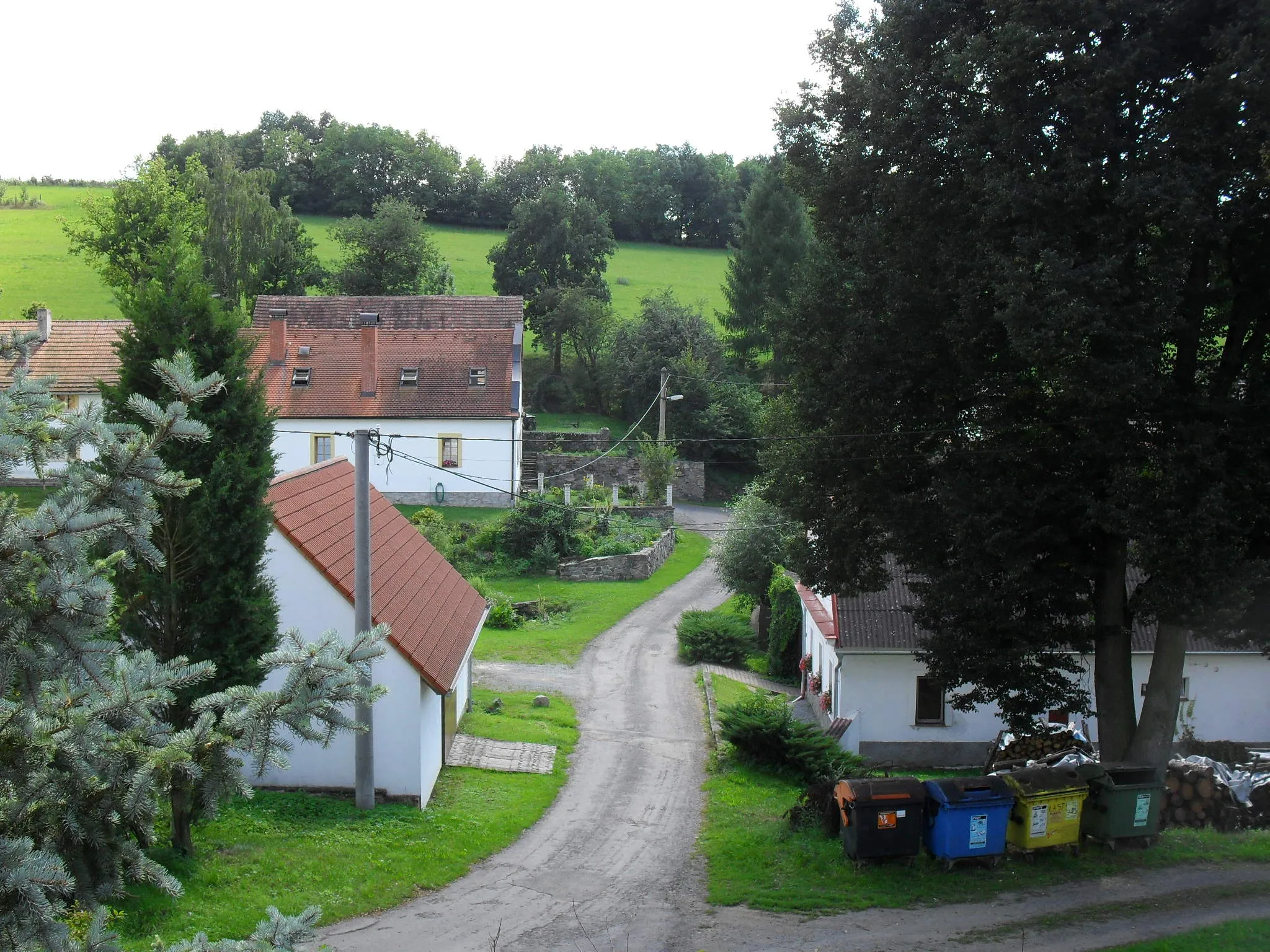 Photo showing: Pohled na Žíňany, část obce Soběhrdy