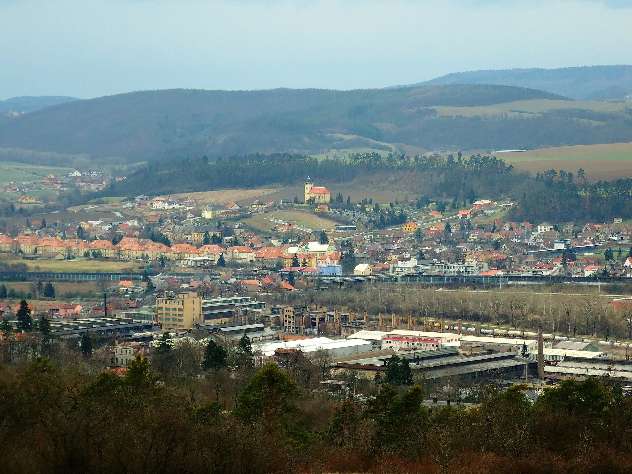 Photo showing: City of Králův Dvůr and surrounding nature in Central Bohemian region, CZ