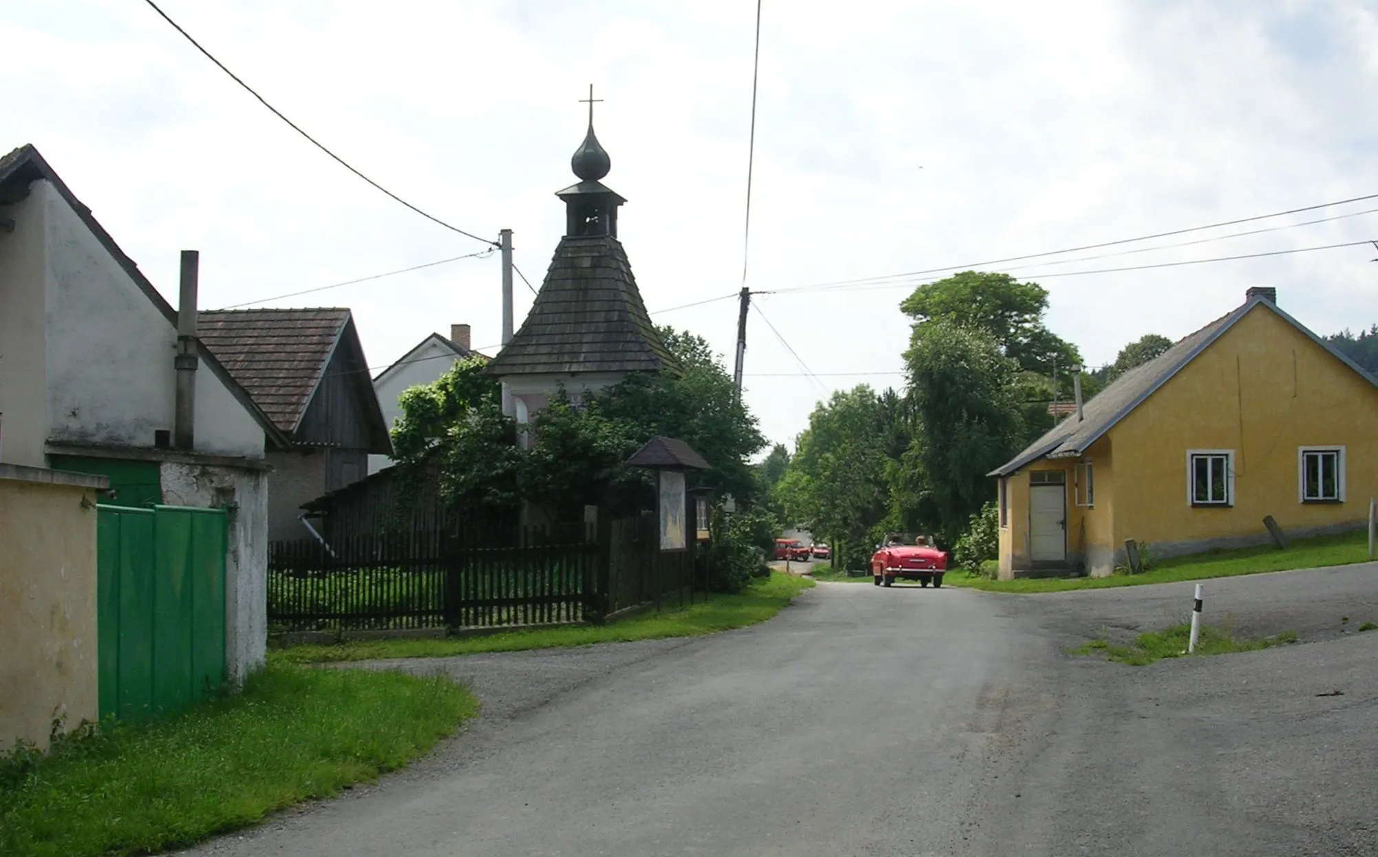 Photo showing: Vysoký Chlumec-Pořešice, Příbram District, Central Bohemian Region, the Czech Republic. A chapel.