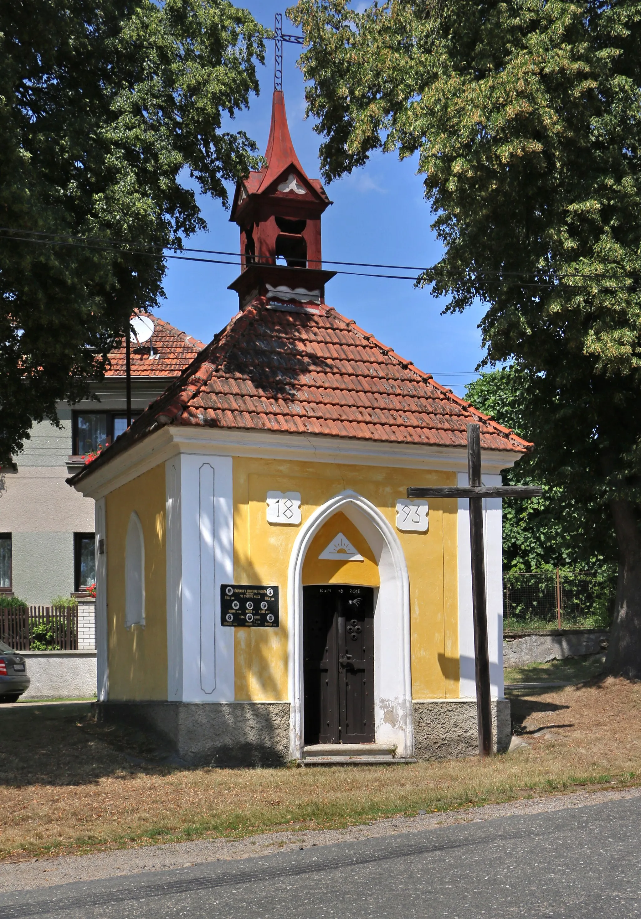 Photo showing: Chapel in Znosim, part of Vlašim village, Czech Republic.