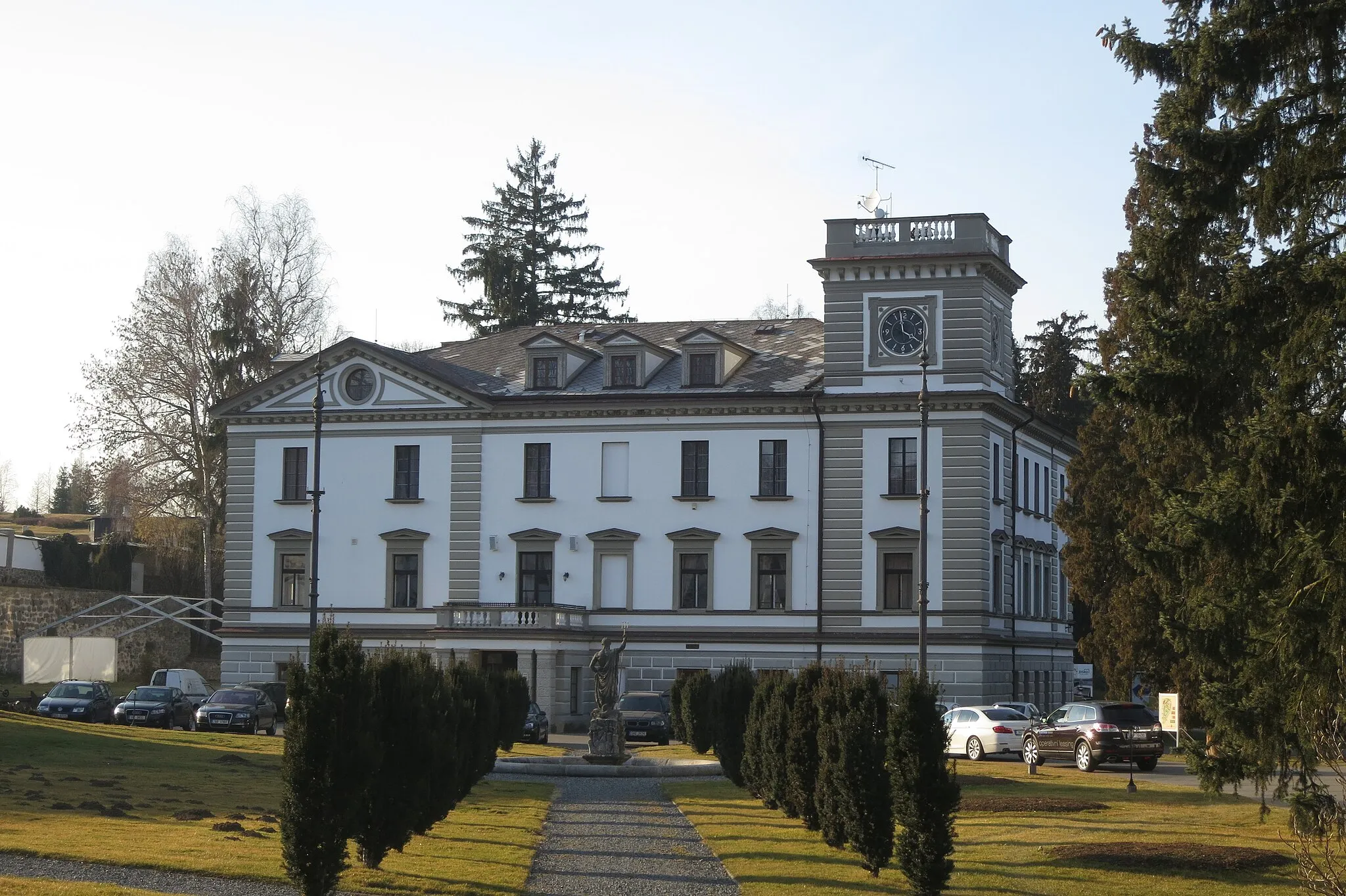 Photo showing: Detail view of Tvoršovice castle, Tvoršovice, Bystřice, Benešov District.