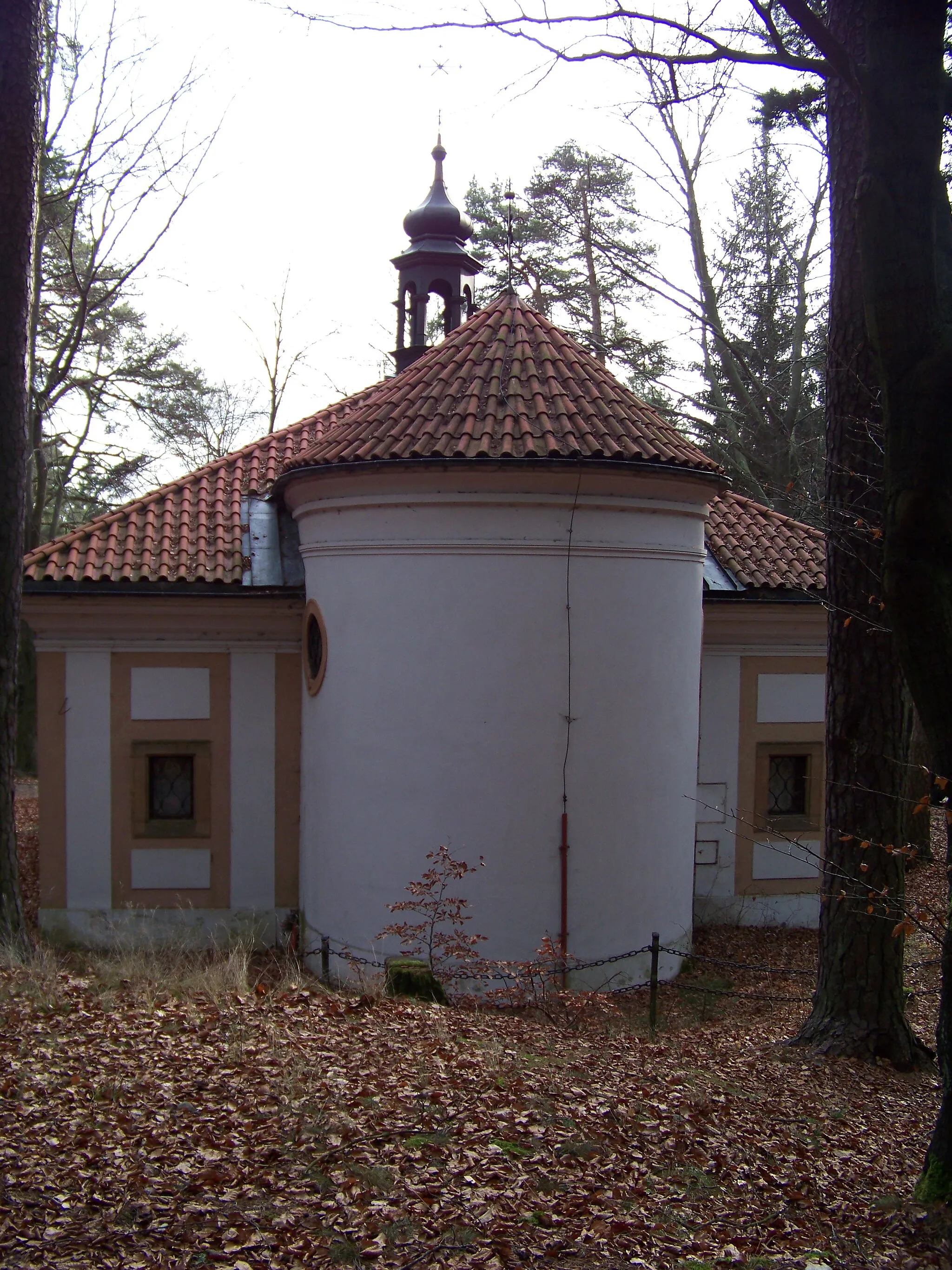 Photo showing: Mníšek pod Brdy, Prague-West District, Central Bohemian Region, the Czech Republic. The baroque areal of Skalka.