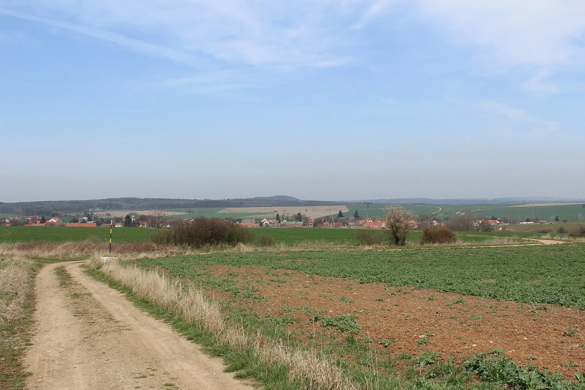 Photo showing: Views of Chyňava
