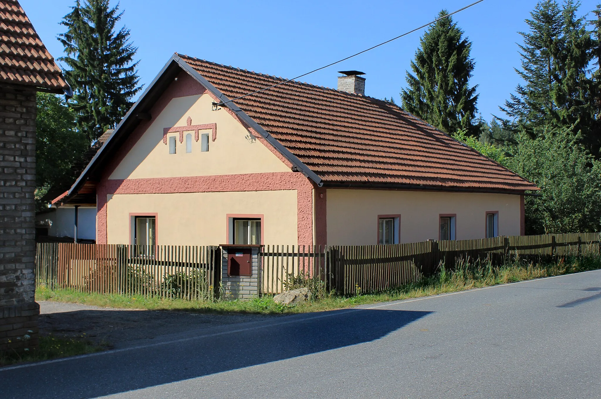 Photo showing: House No 2 in Loudilka, part of Heřmaničky, Czech Republic.