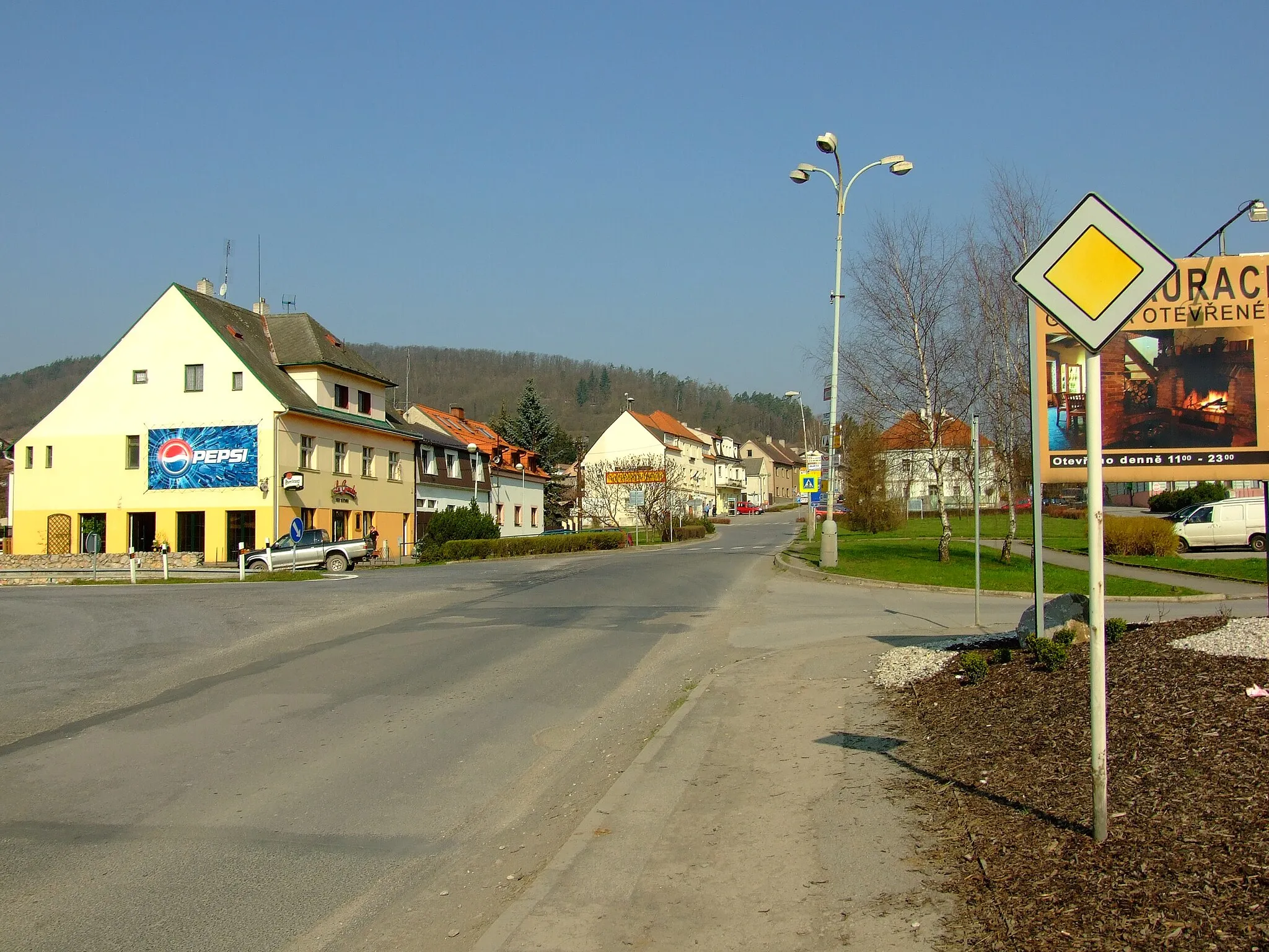 Photo showing: Town of Loděnice and its surrounding nature in Central Bohemian region, CZ
