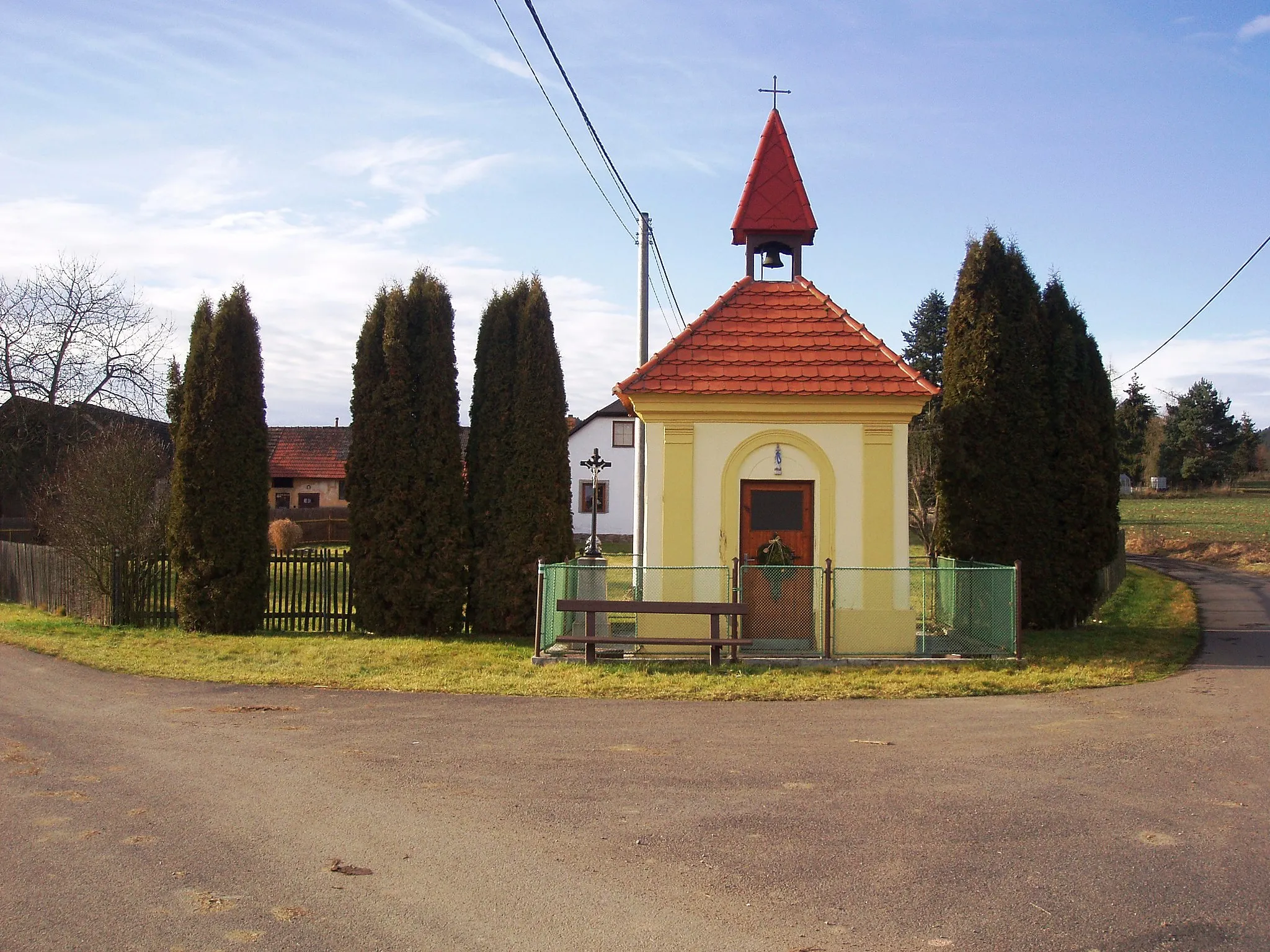 Photo showing: Kaple v obci Slovanská Lhota