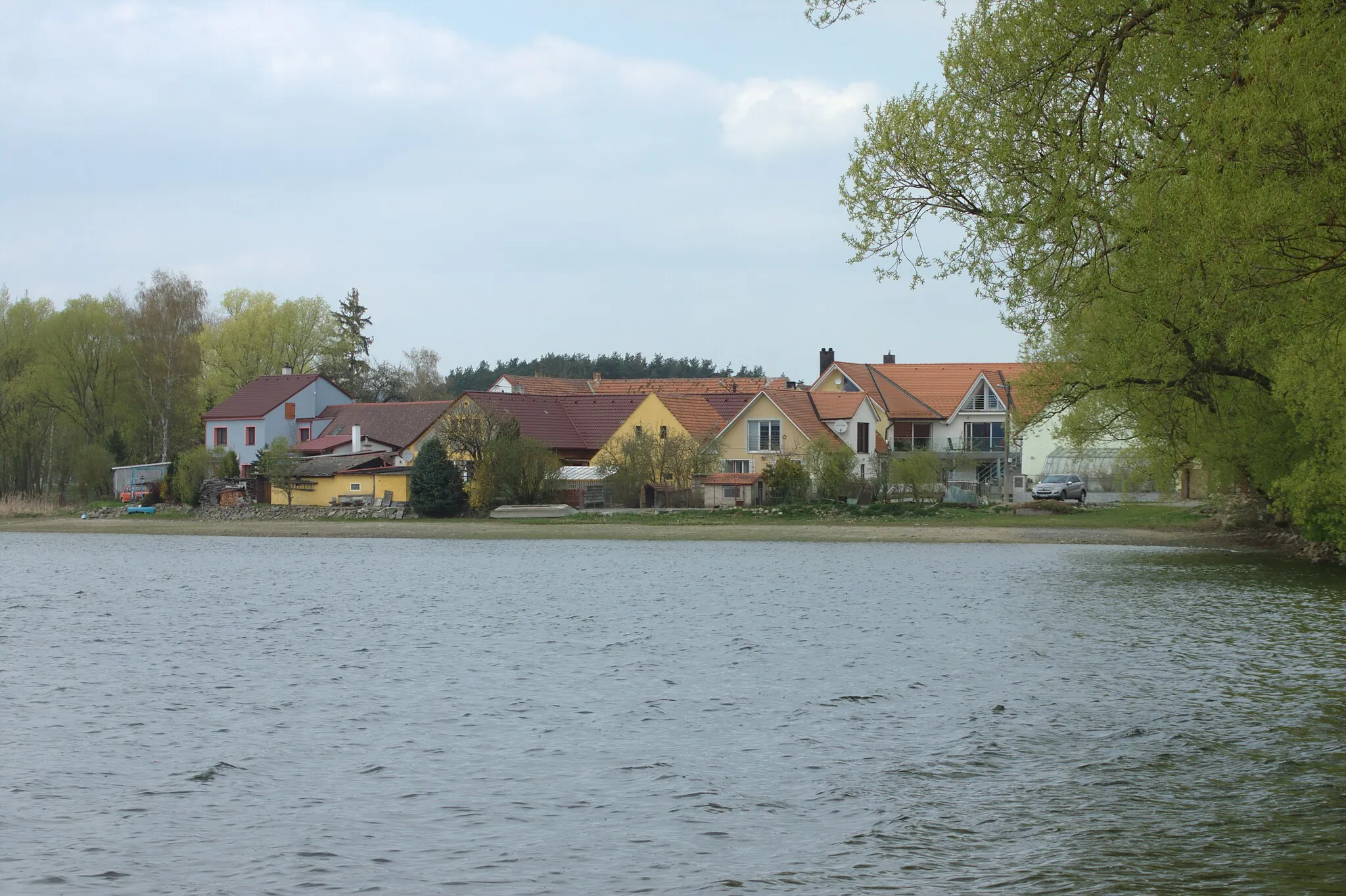 Photo showing: Buildings in the village of Smrkovec near Sušice, Plzeň Region, CZ