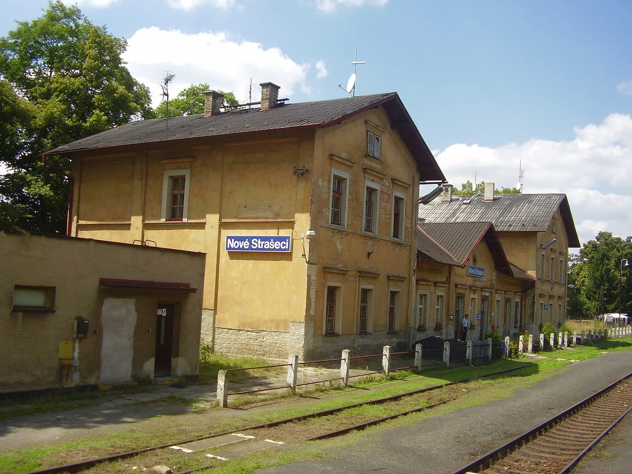 Photo showing: Train station in Nové Strašecí, Central Bohemian Region
