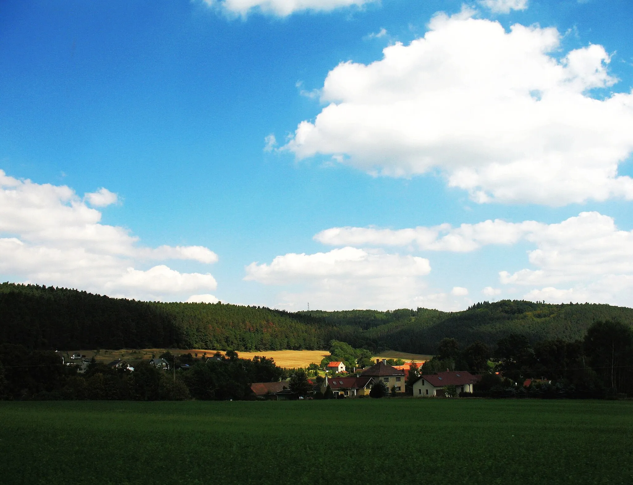 Photo showing: Pohled od jihozápadu přes Čelinu