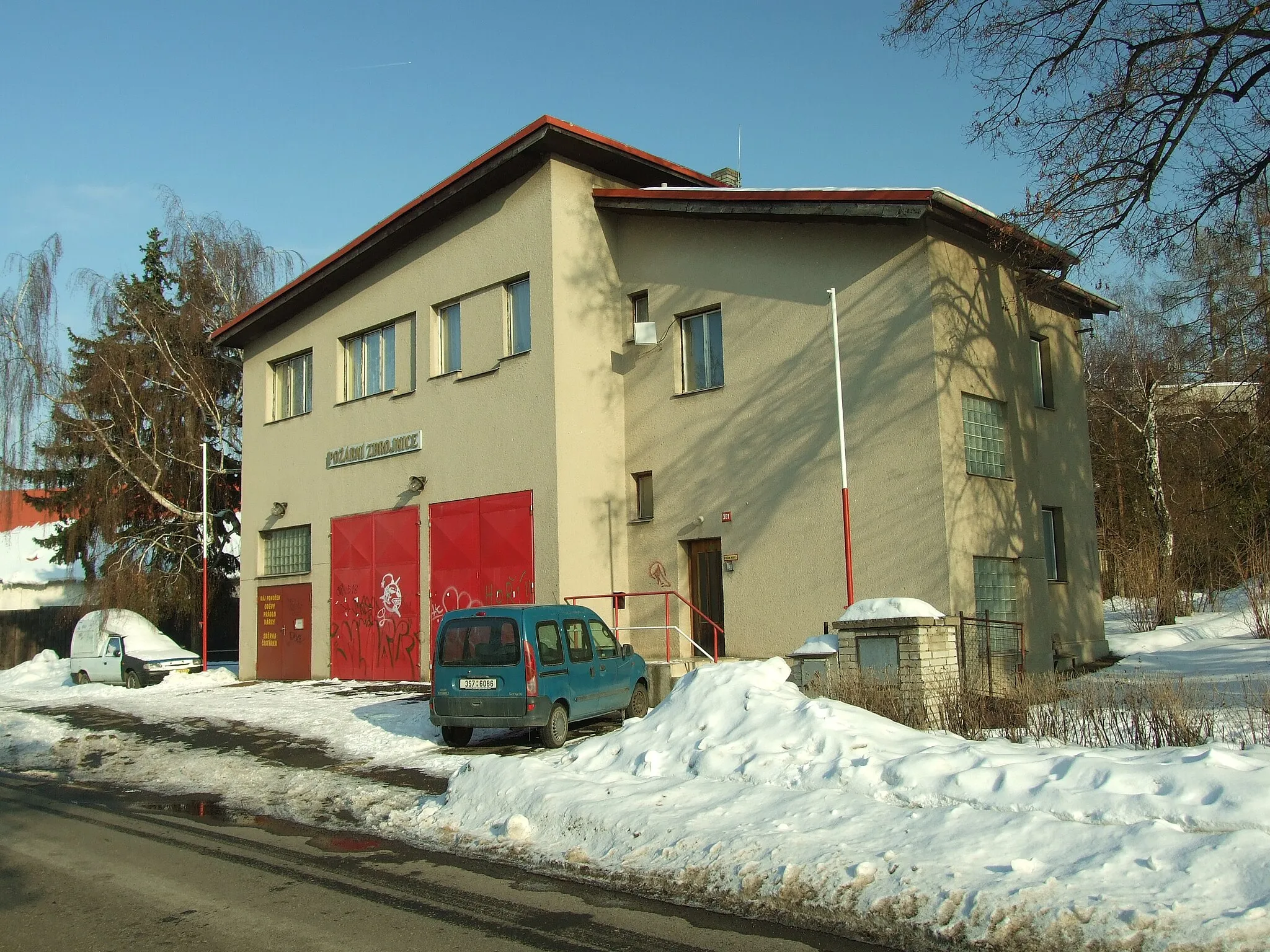 Photo showing: Local firefighter's building in Klecany, village near Prague, Central Bohemian Region, CZ