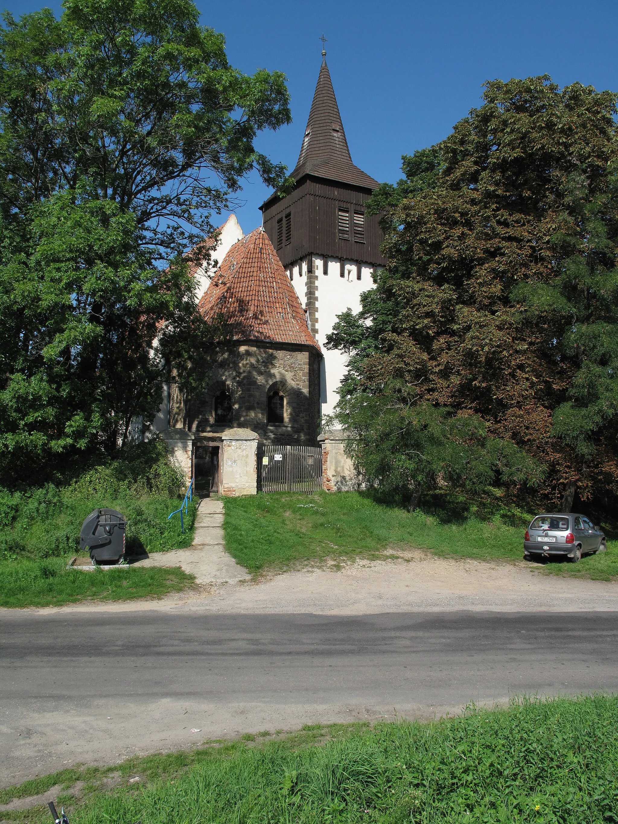 Photo showing: Church of the Beheading of Saint John the Baptist in Srkamníky village, Kolín District, Czech Republic.