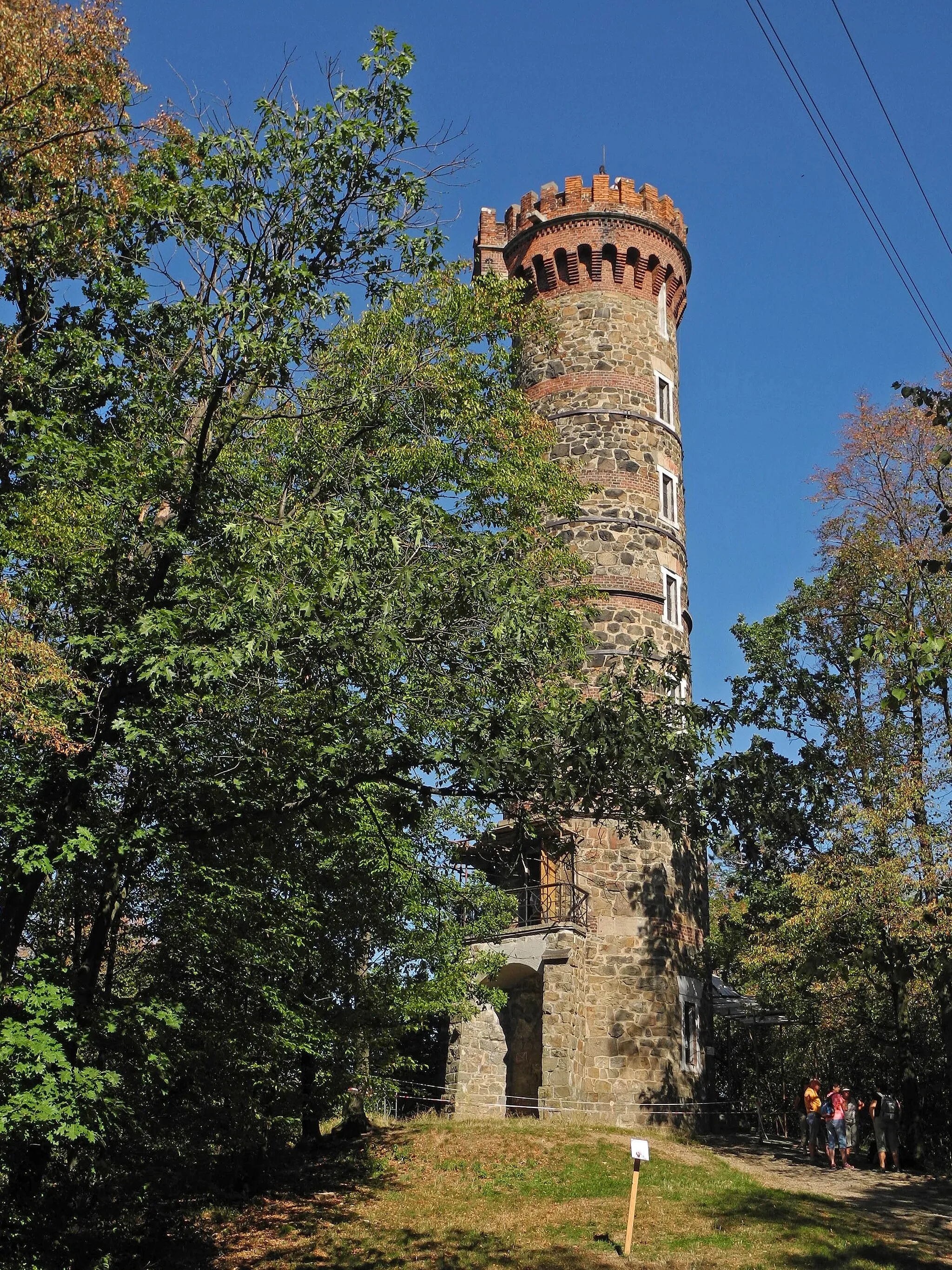 Photo showing: Aussichtsturm (ehem. Liechtensteinwarte) auf dem Burgberg (Cvilín) bei Jägerndorf (Krnov) in Schlesien